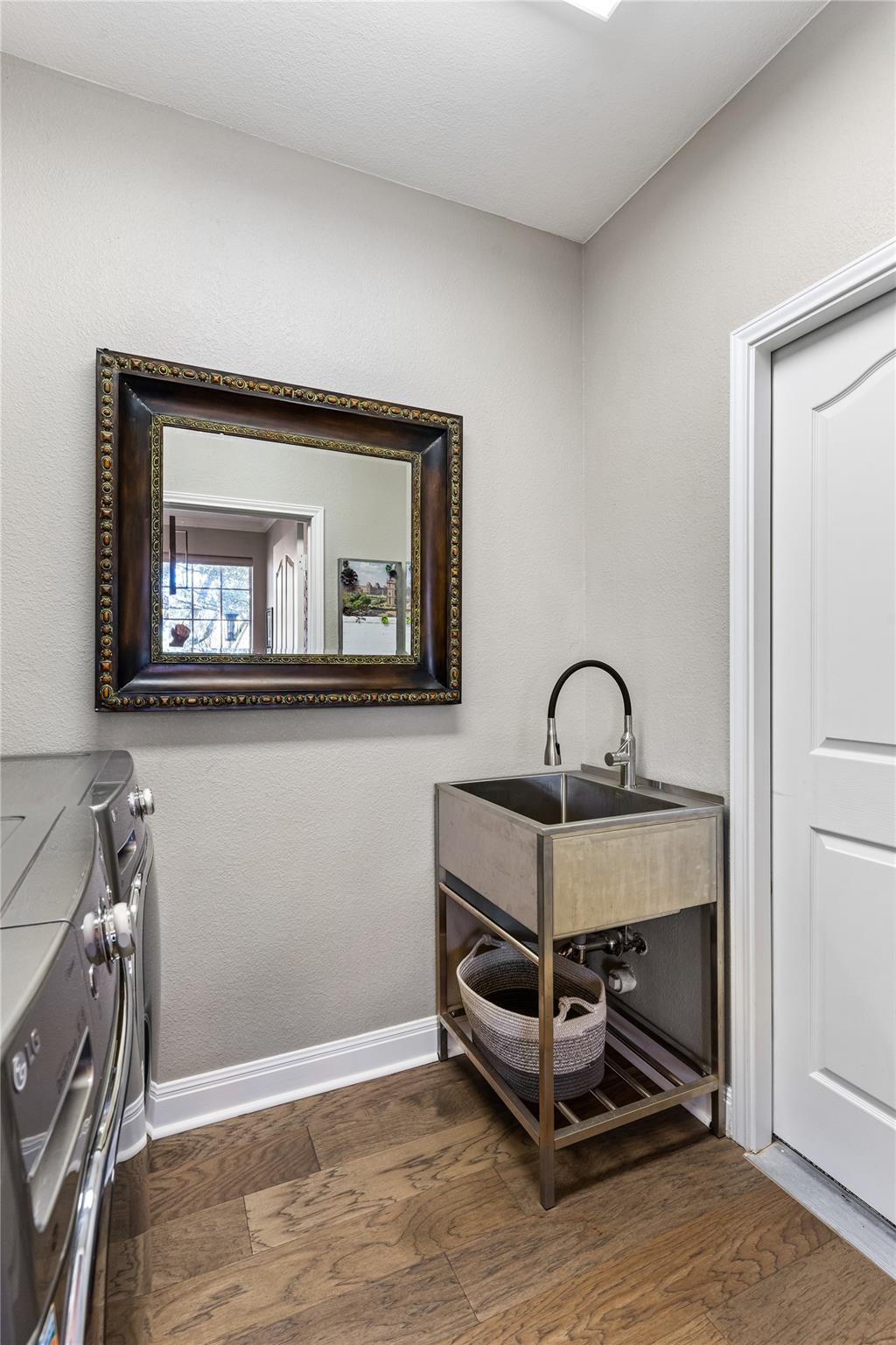 102 Cheerful Ct, Lakeway, TX 78734