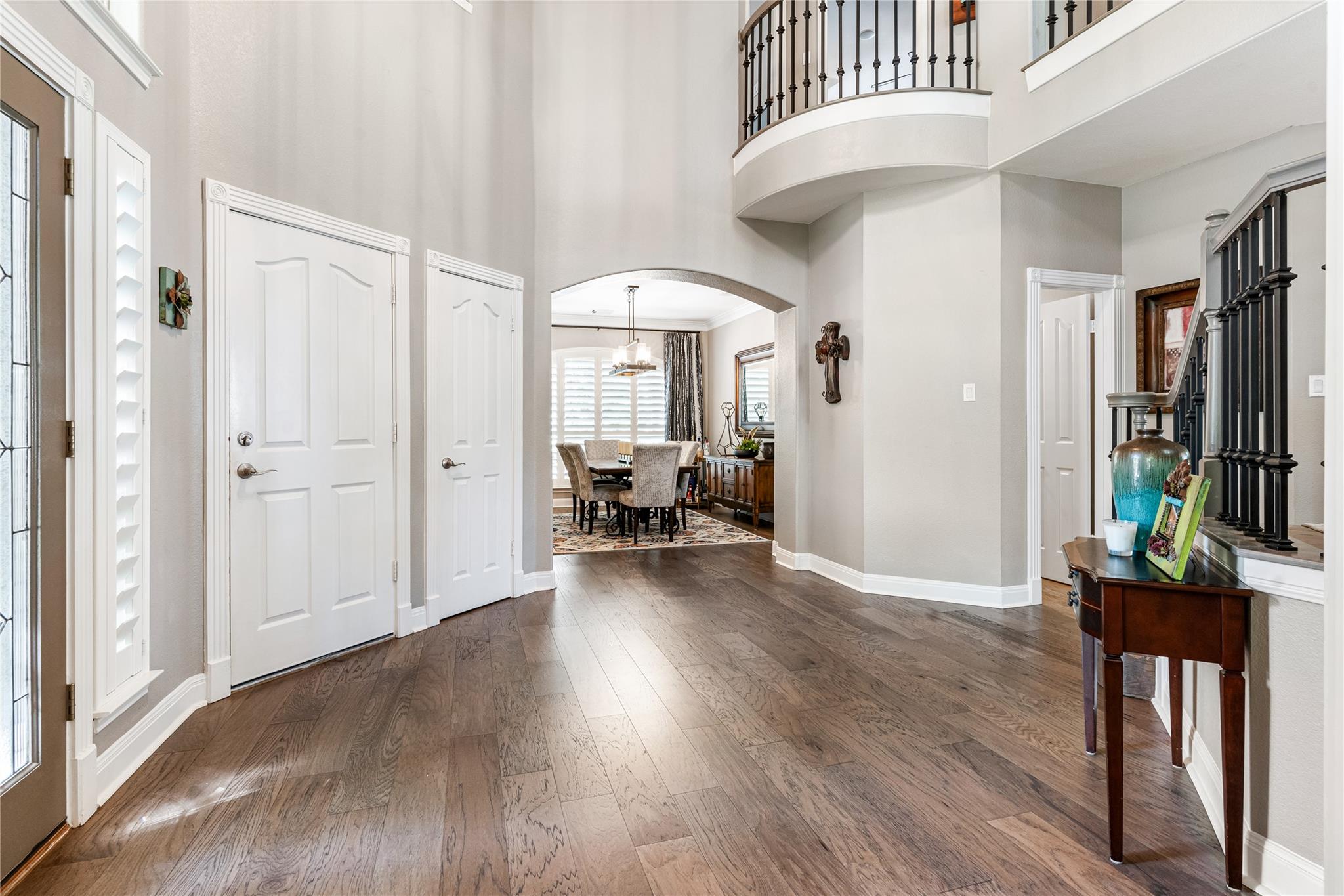 102 Cheerful Ct, Lakeway, TX 78734