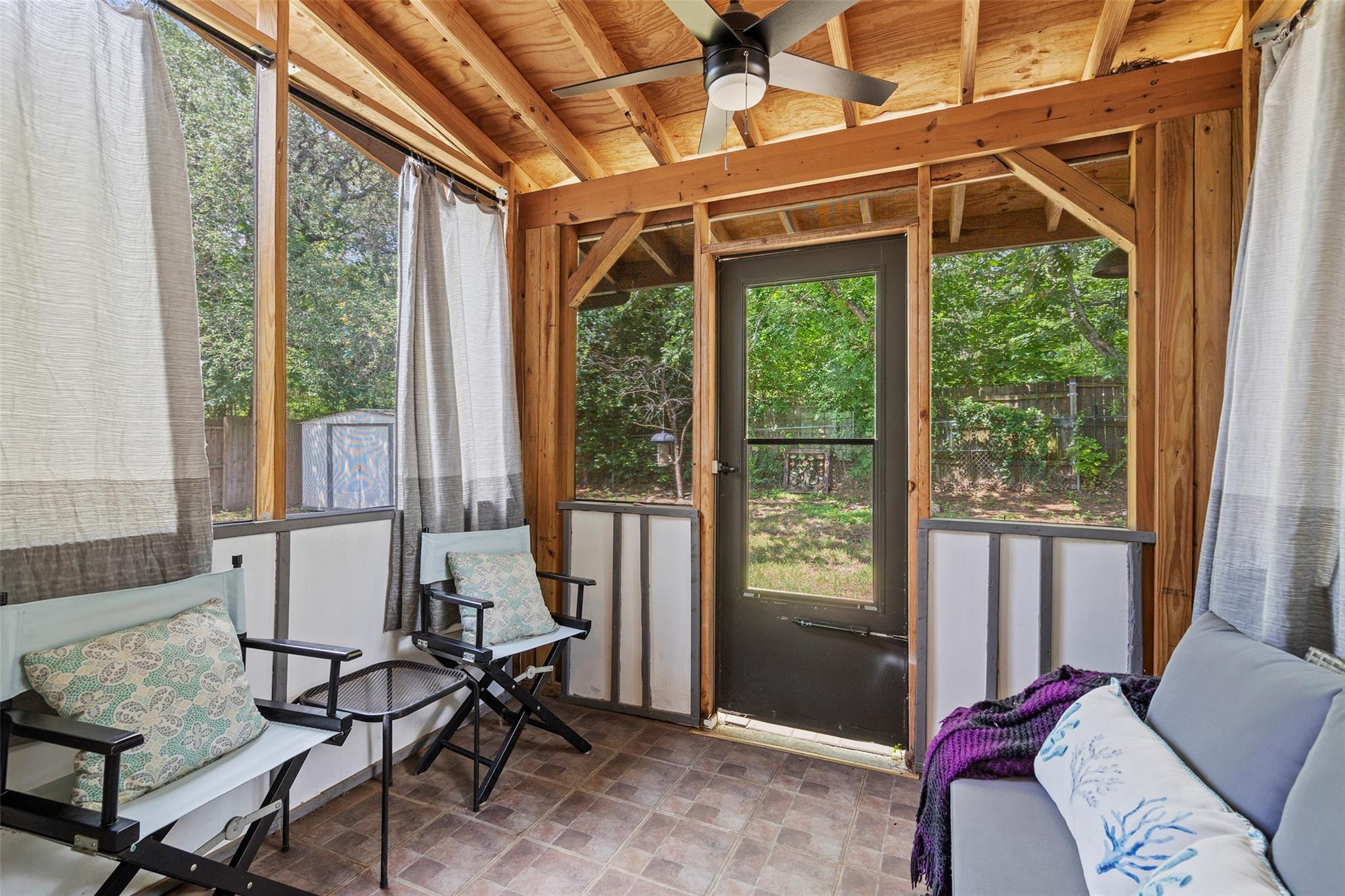 10720 Sunny Ln, Jonestown, TX 78645