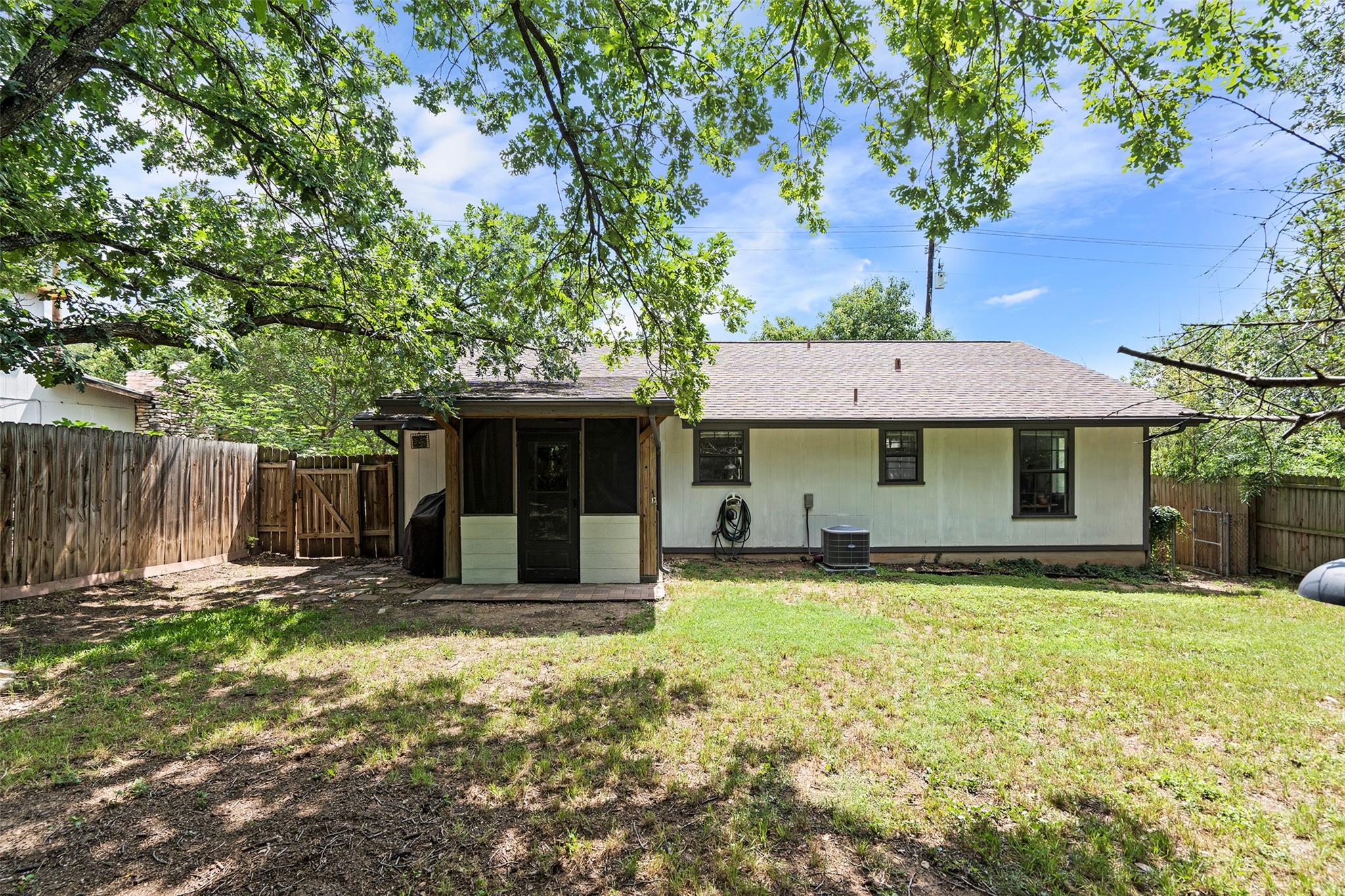 10720 Sunny Ln, Jonestown, TX 78645