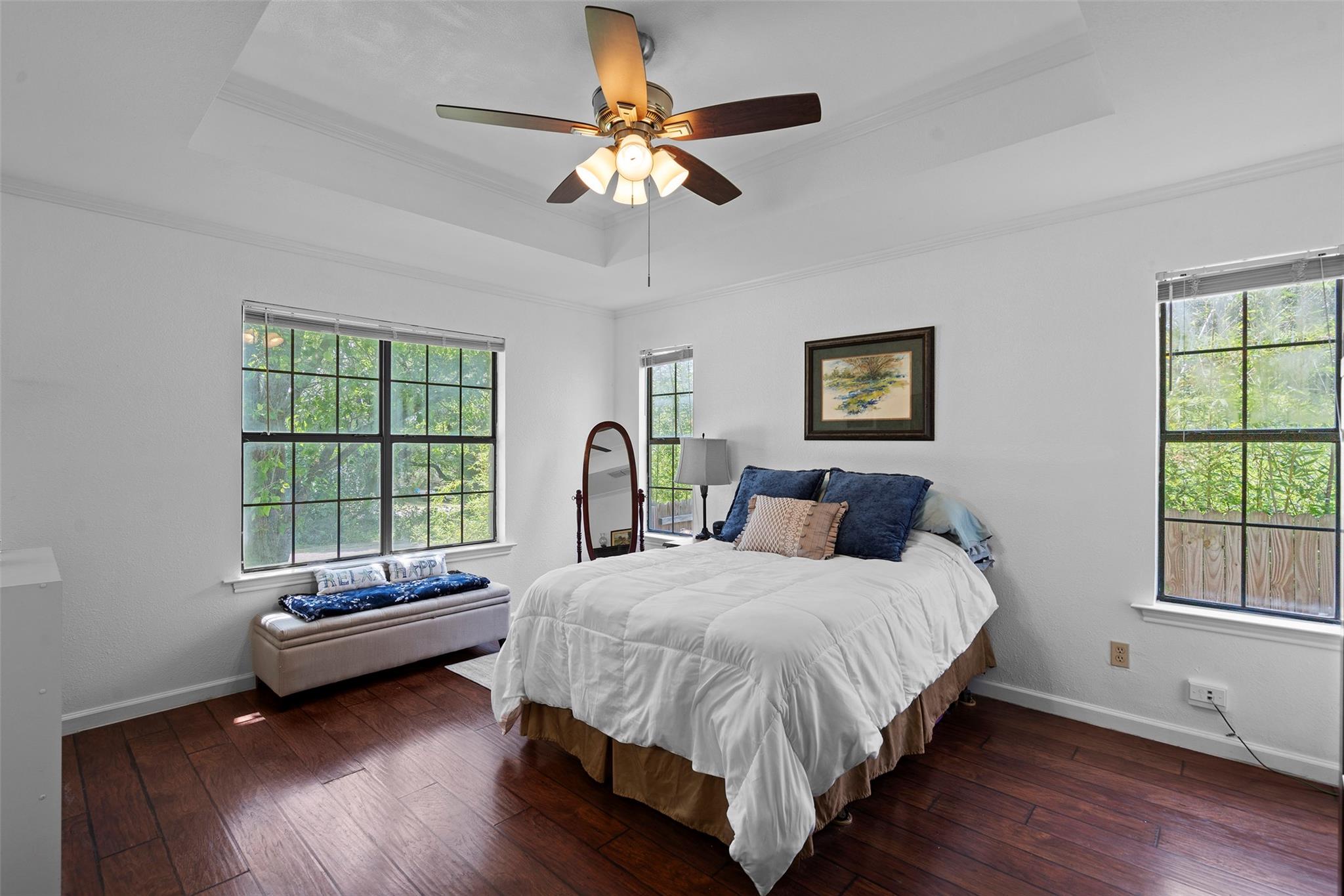 10720 Sunny Ln, Jonestown, TX 78645