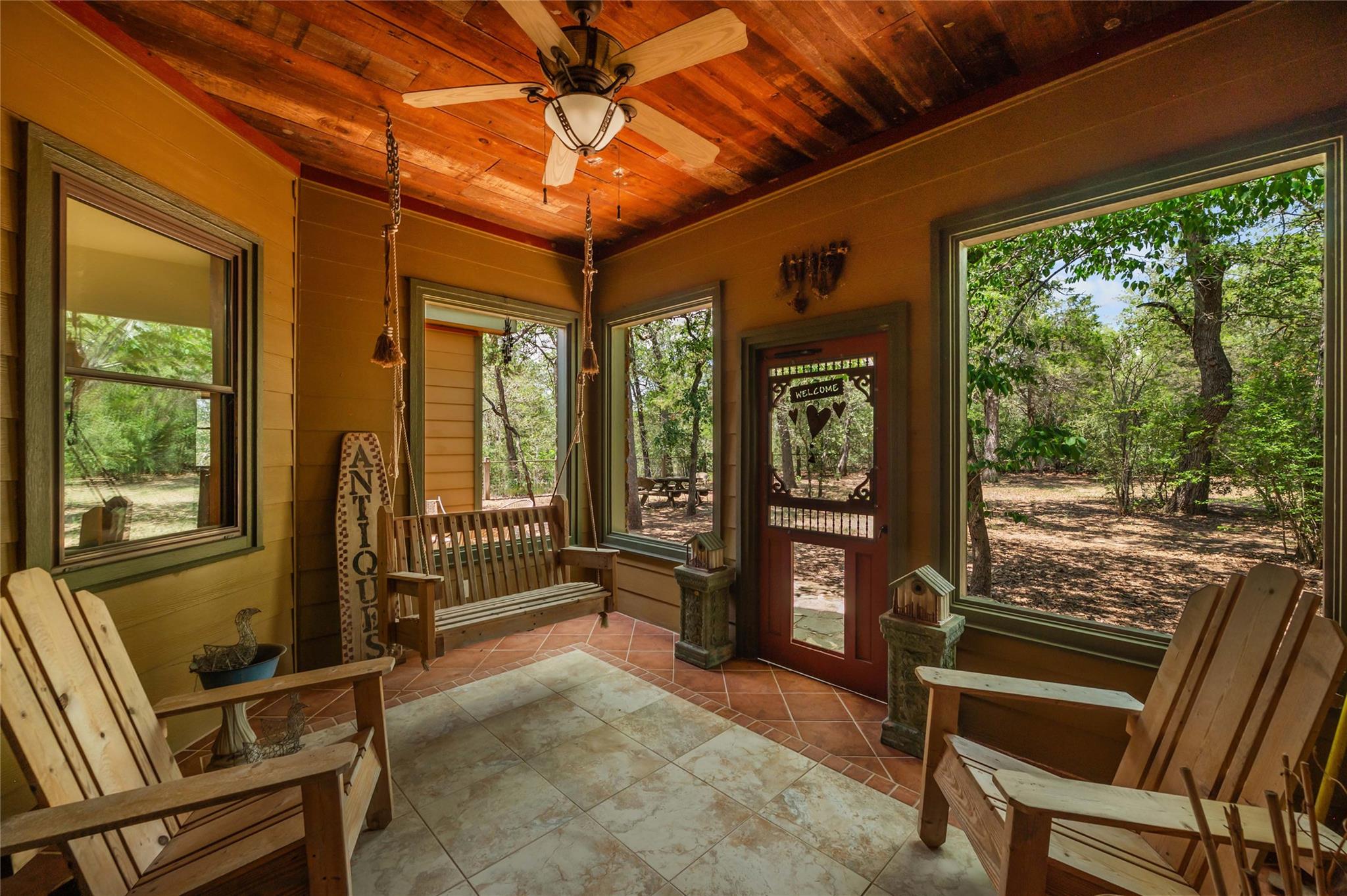 136 Red Fox Ln, Bastrop, TX 78602