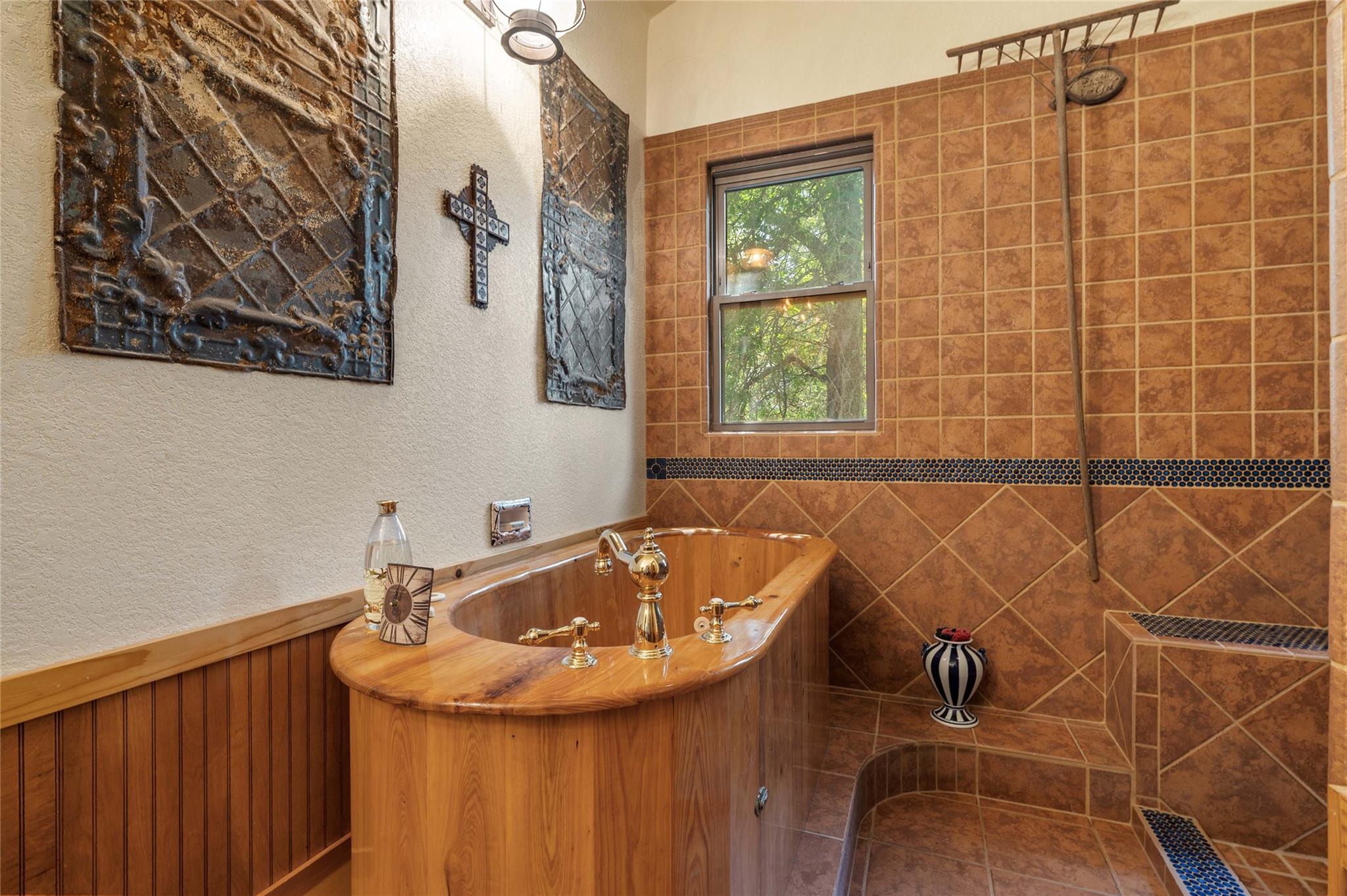 136 Red Fox Ln, Bastrop, TX 78602