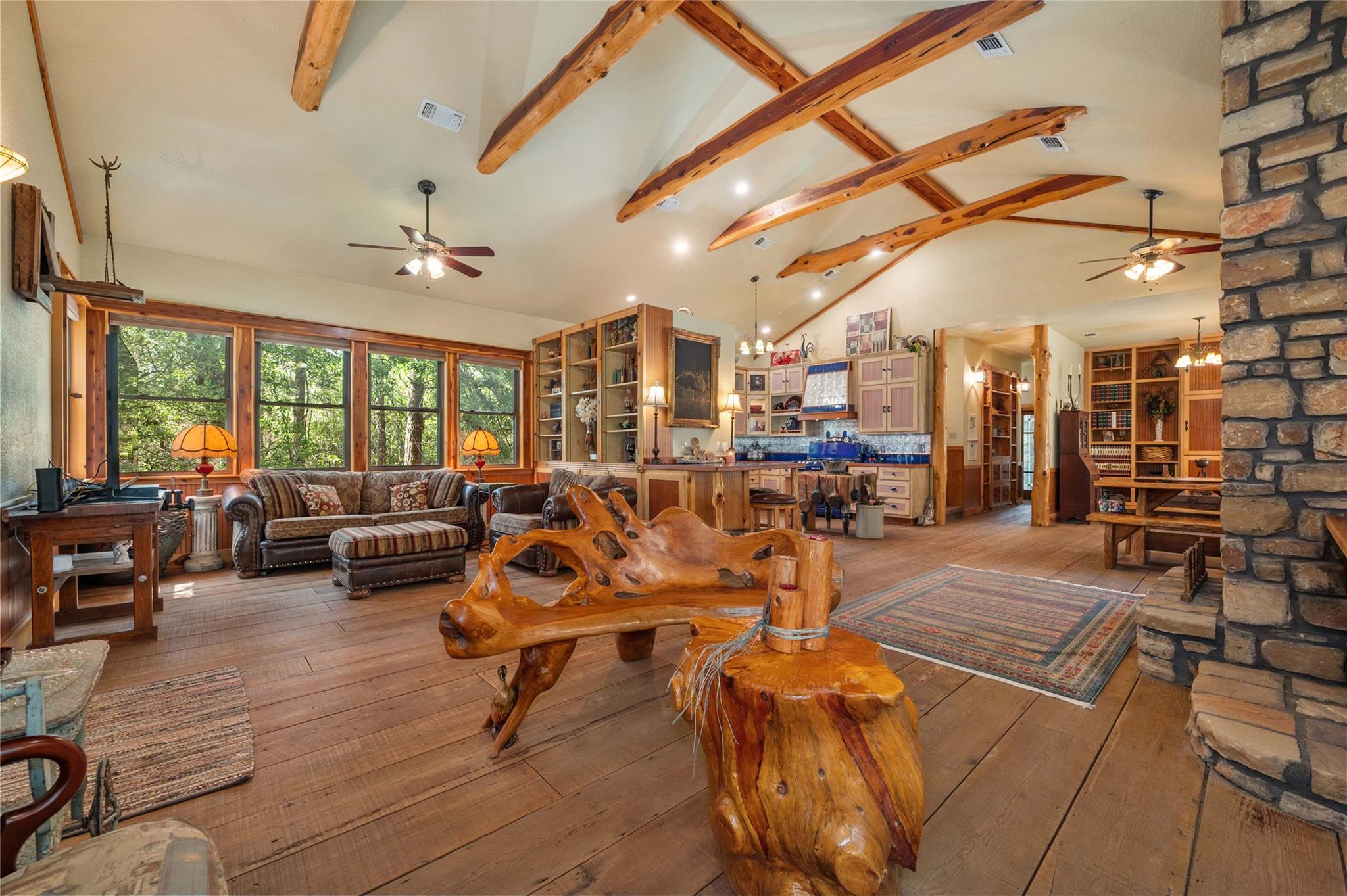 136 Red Fox Ln, Bastrop, TX 78602