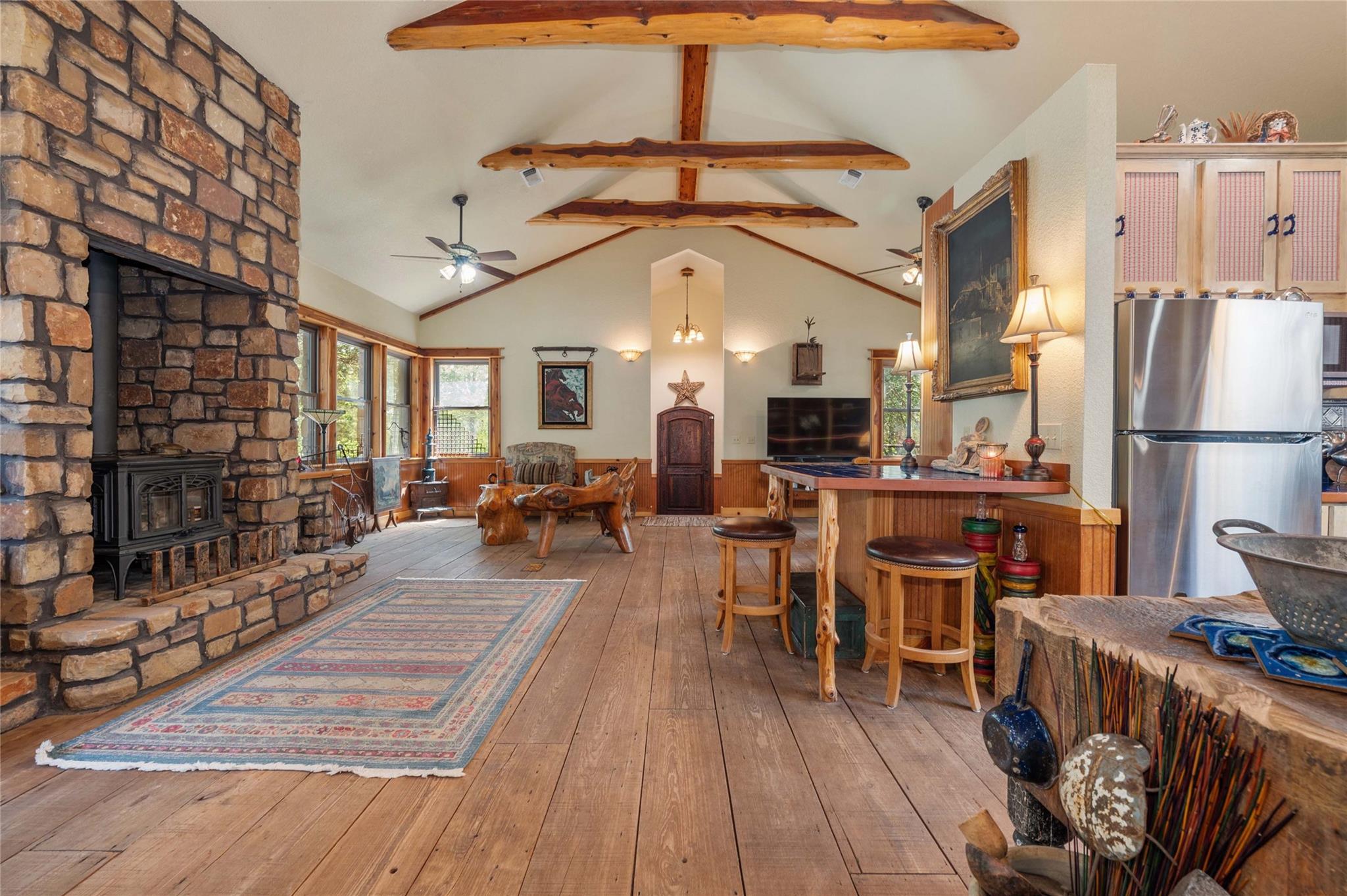 136 Red Fox Ln, Bastrop, TX 78602