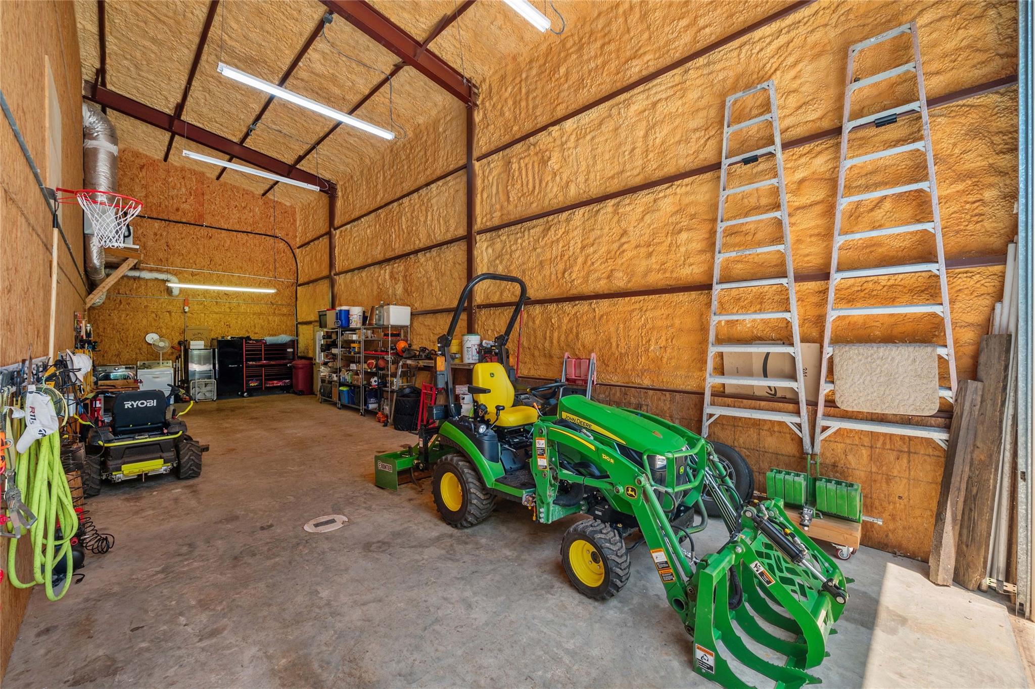 136 Red Fox Ln, Bastrop, TX 78602