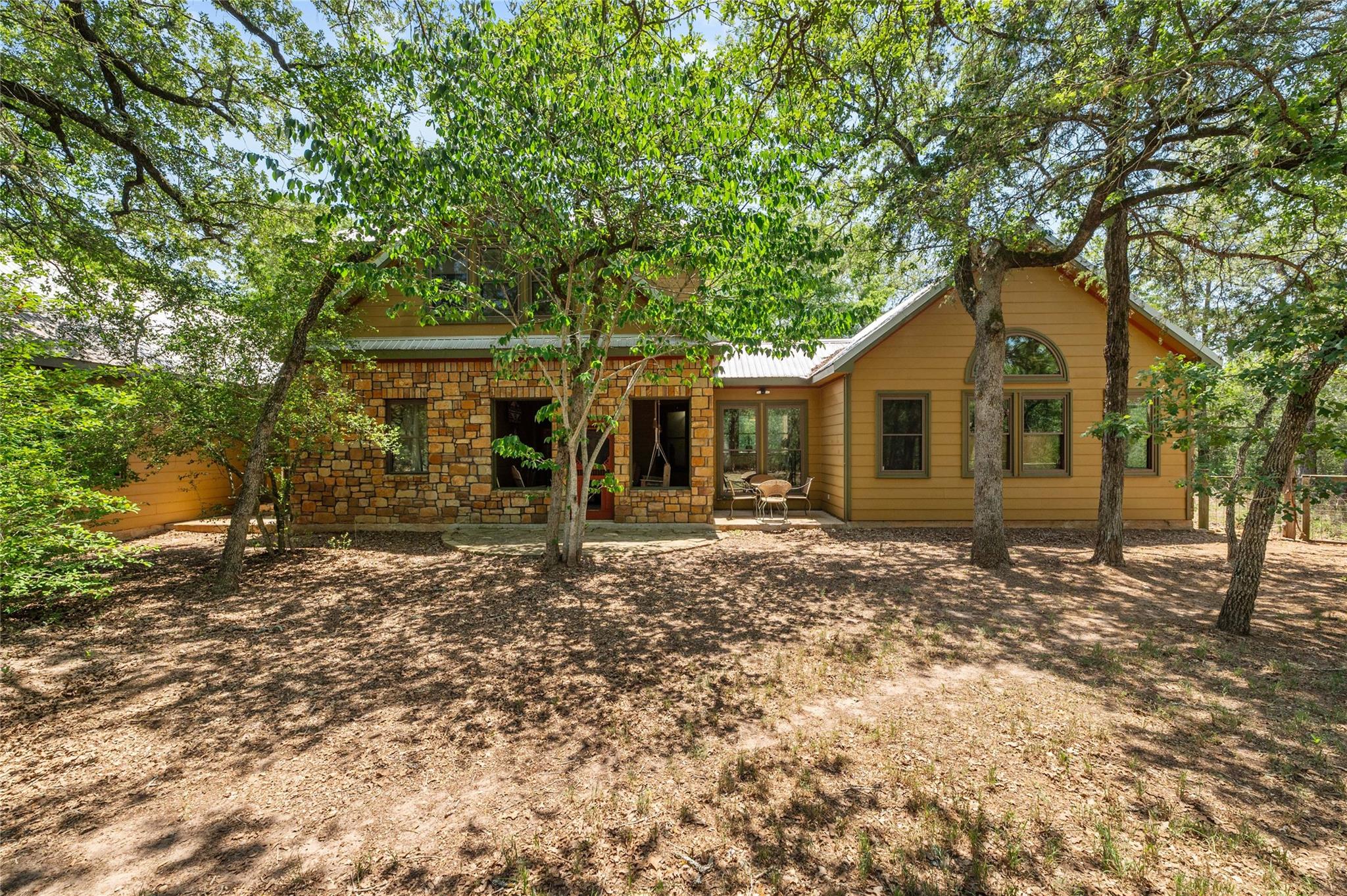 136 Red Fox Ln, Bastrop, TX 78602