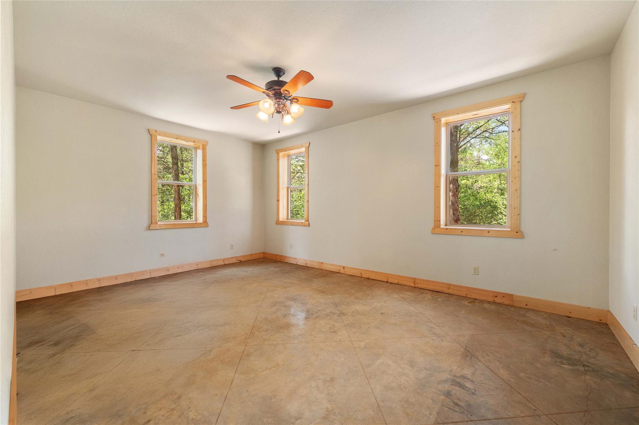 136 Red Fox Ln, Bastrop, TX 78602