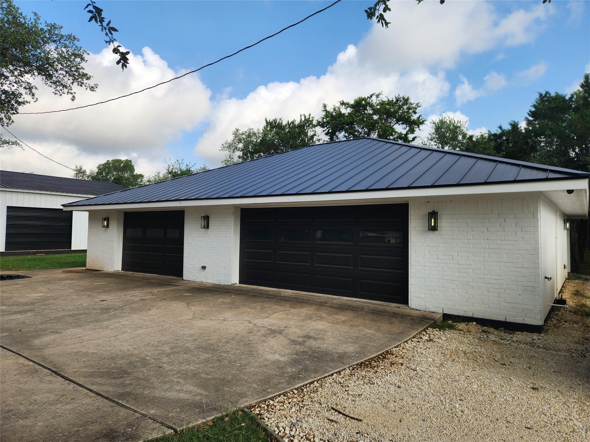 102 County Road 180, Leander, TX 78641