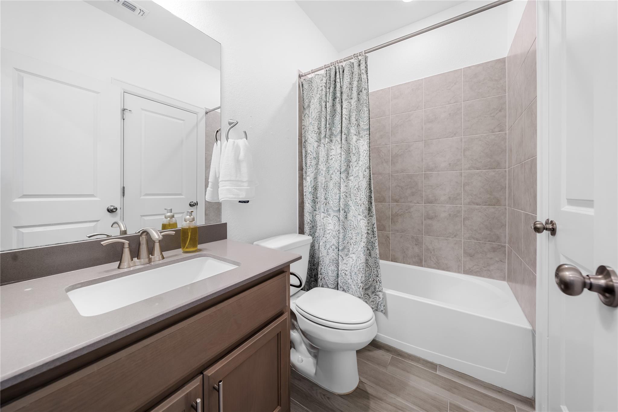 6408 Empresa Dr, Austin, TX 78738