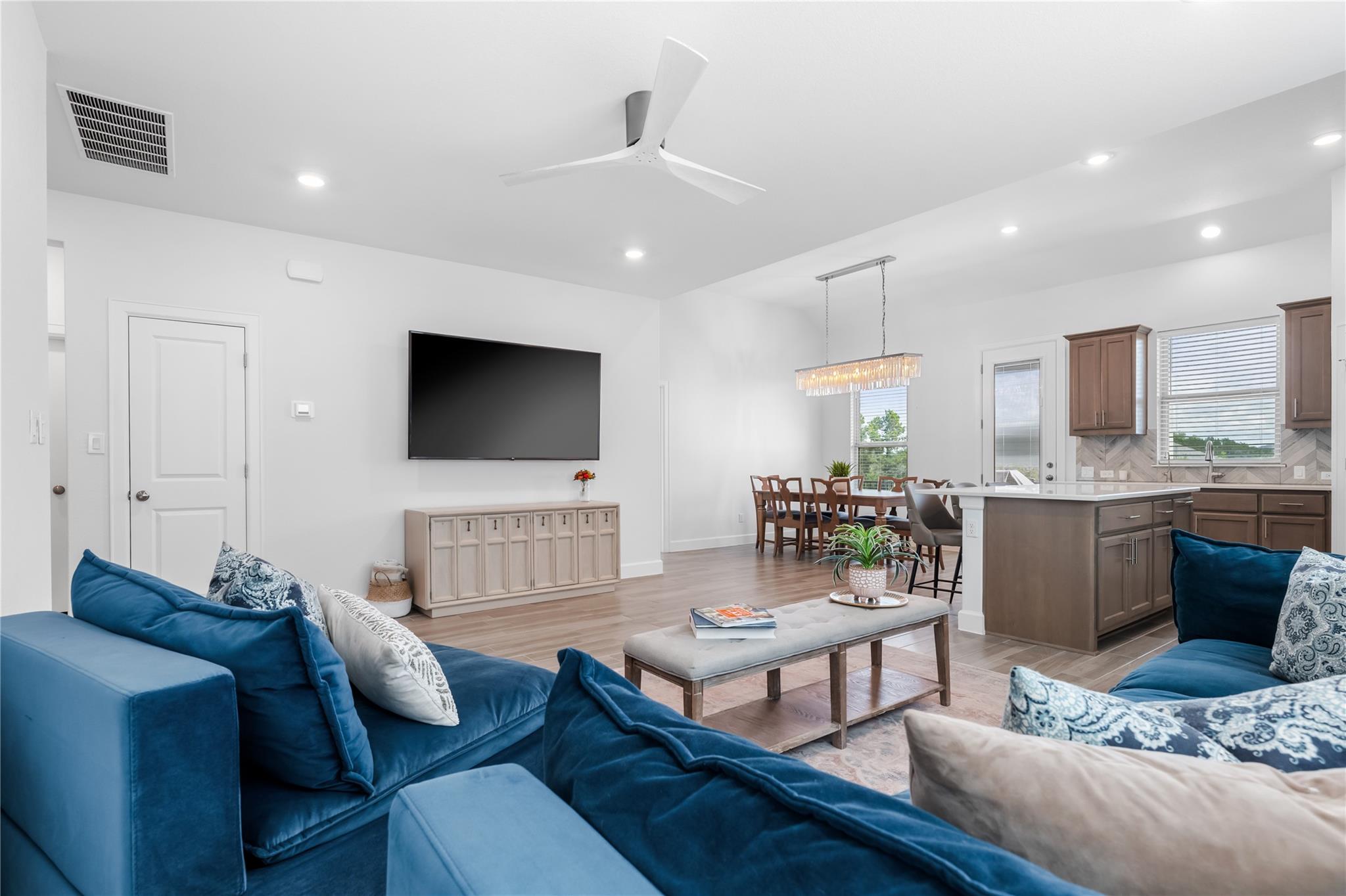 6408 Empresa Dr, Austin, TX 78738
