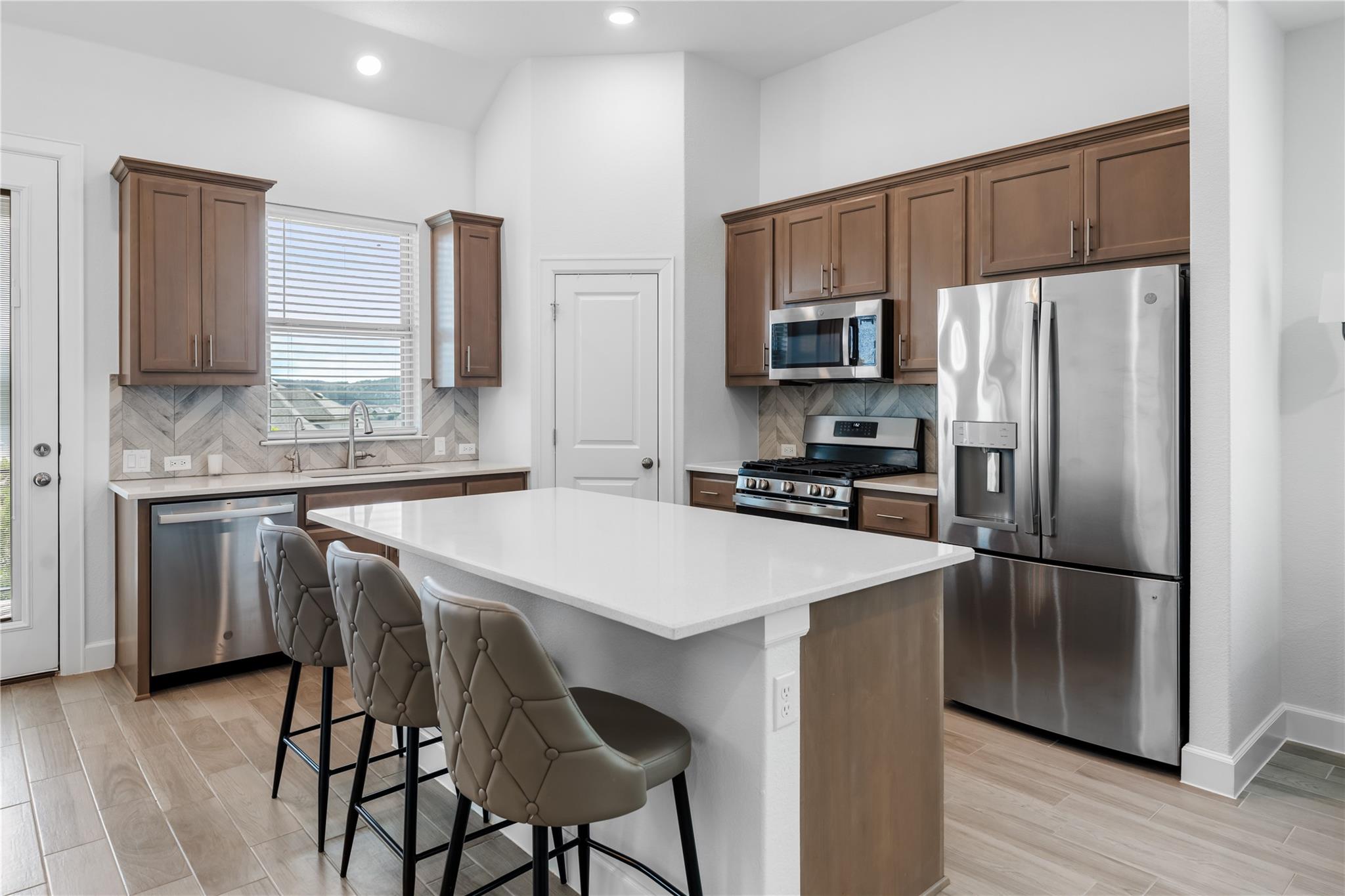 6408 Empresa Dr, Austin, TX 78738