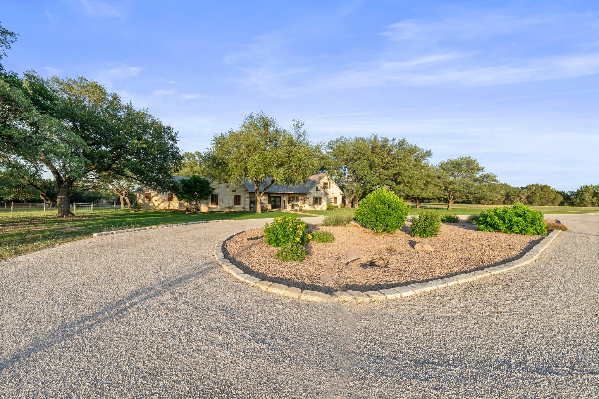 100 Painted Horse Trl, Burnet, TX 78611