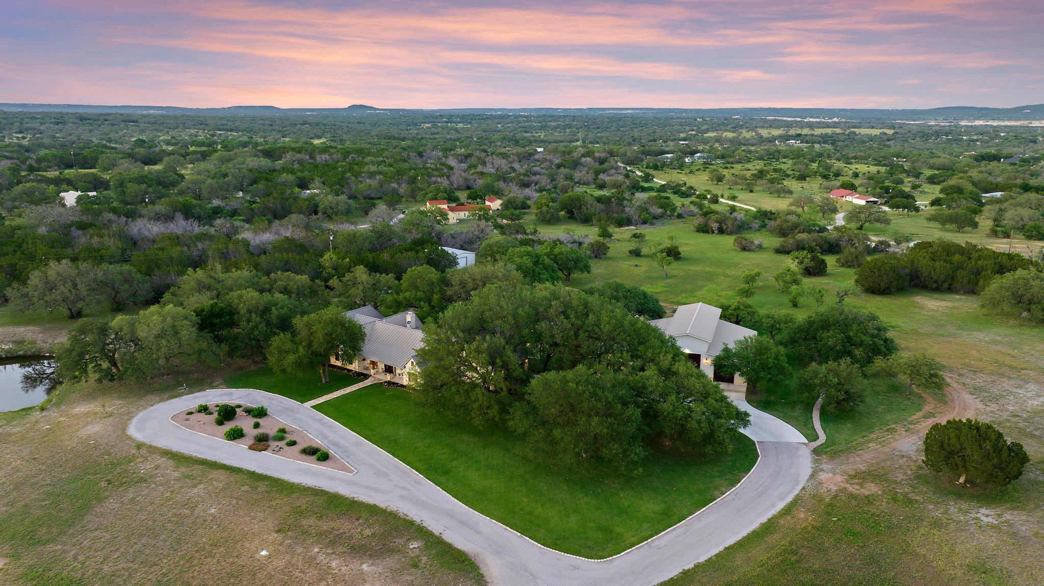 100 Painted Horse Trl, Burnet, TX 78611