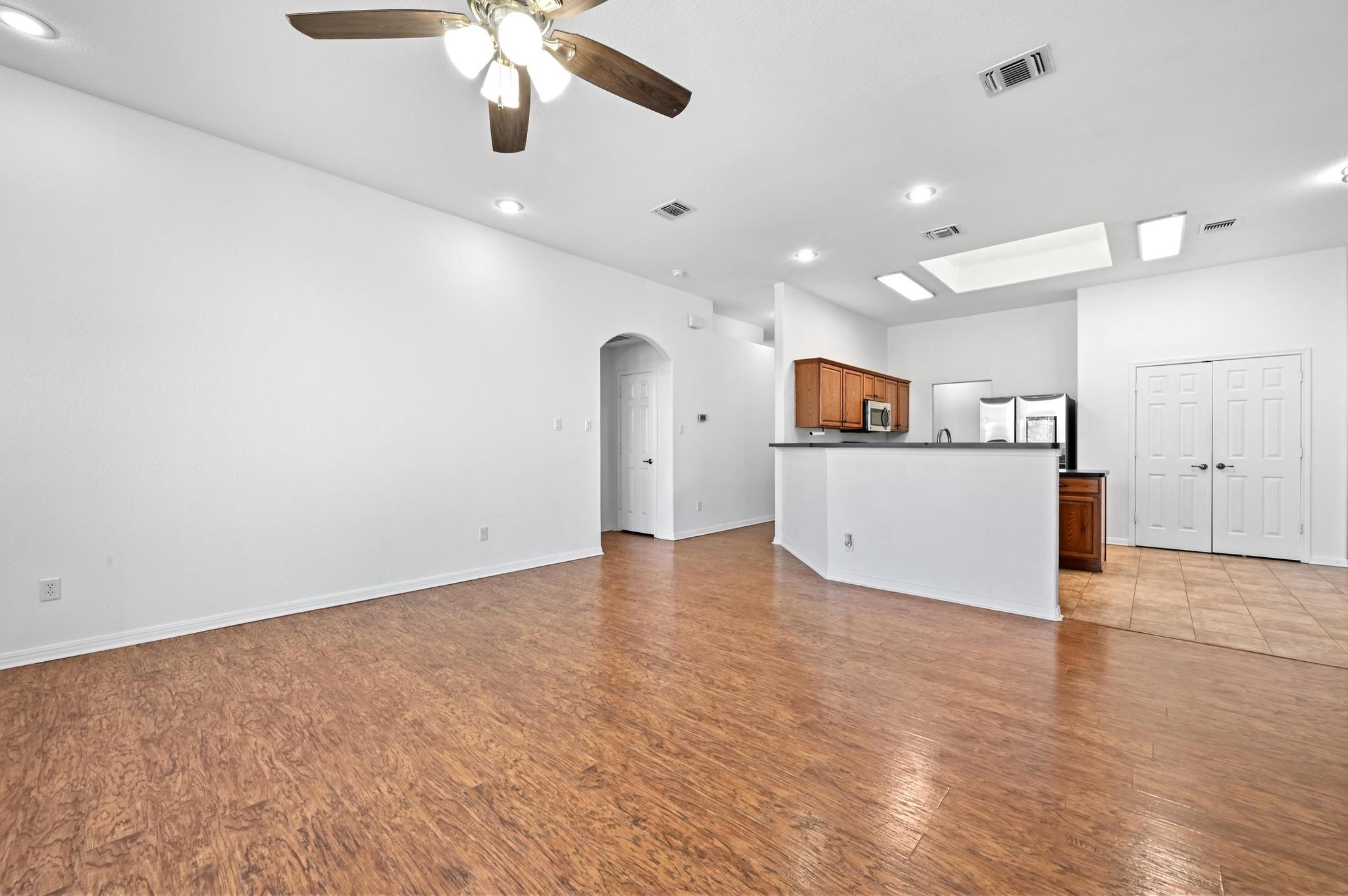 198 Valruth Dr, Kyle, TX 78640