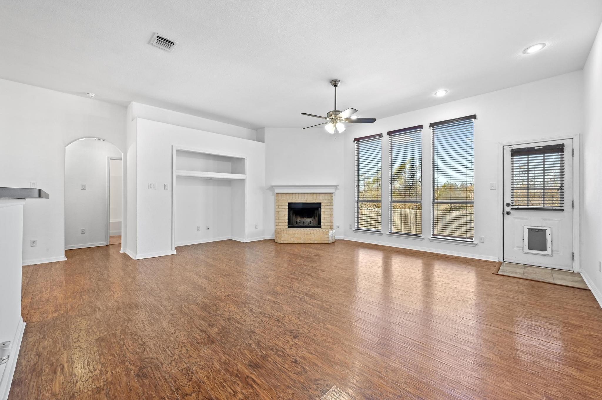 198 Valruth Dr, Kyle, TX 78640