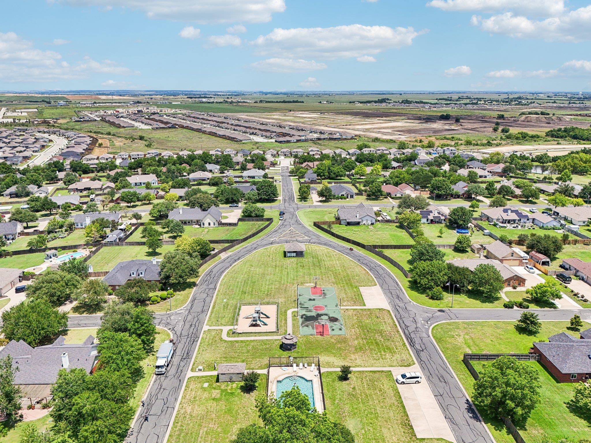 401 Rio Grande Ave, Hutto, TX 78634