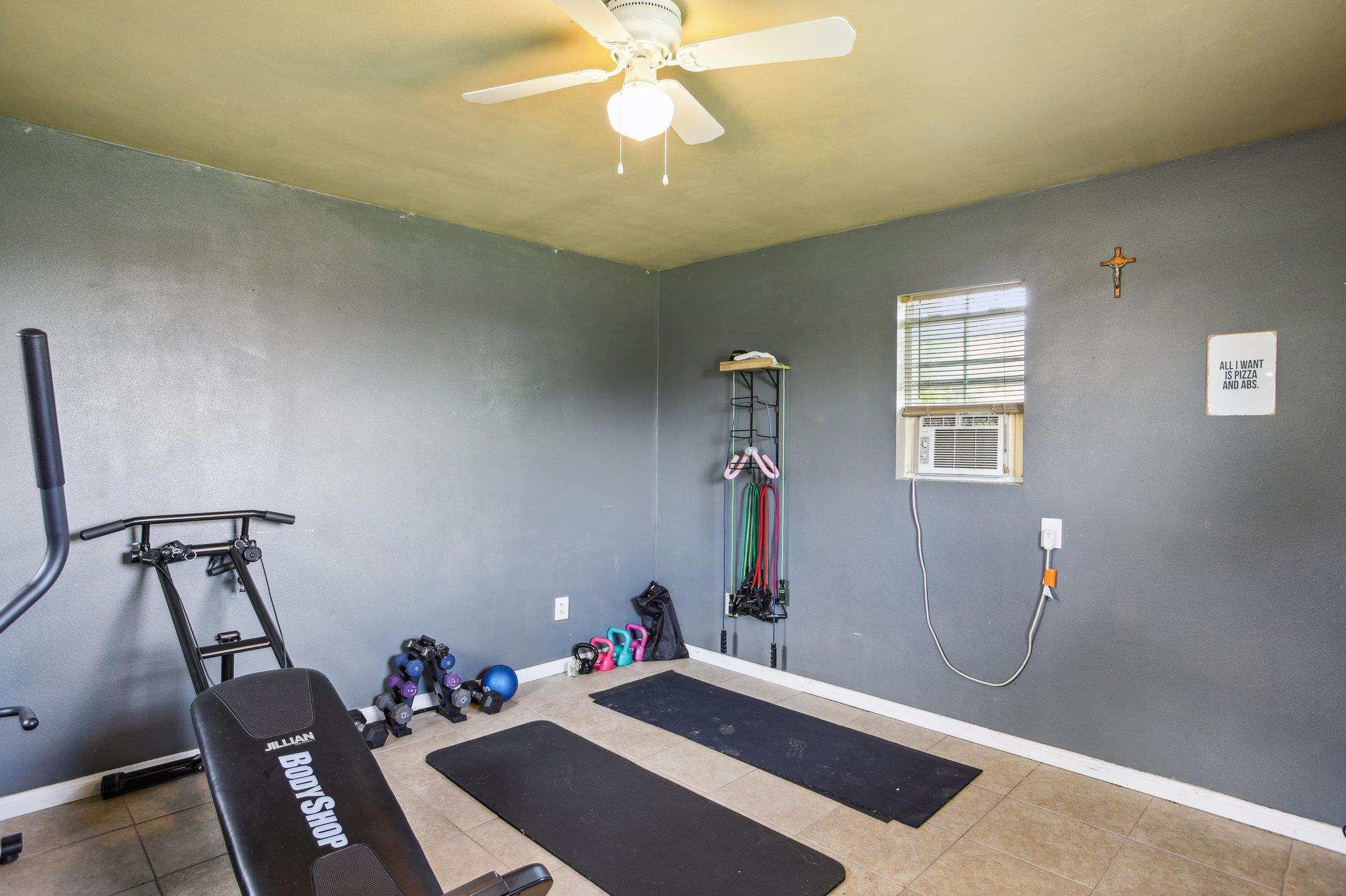 401 Rio Grande Ave, Hutto, TX 78634