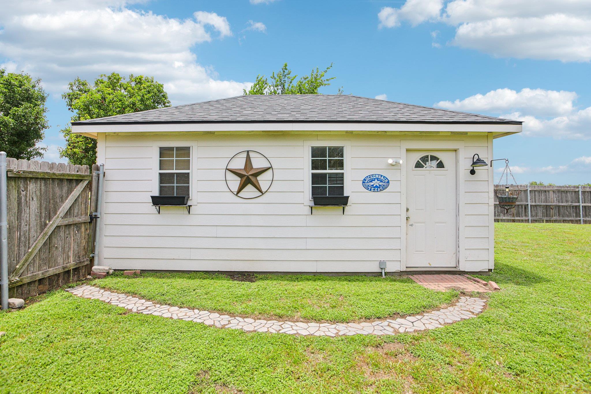 401 Rio Grande Ave, Hutto, TX 78634