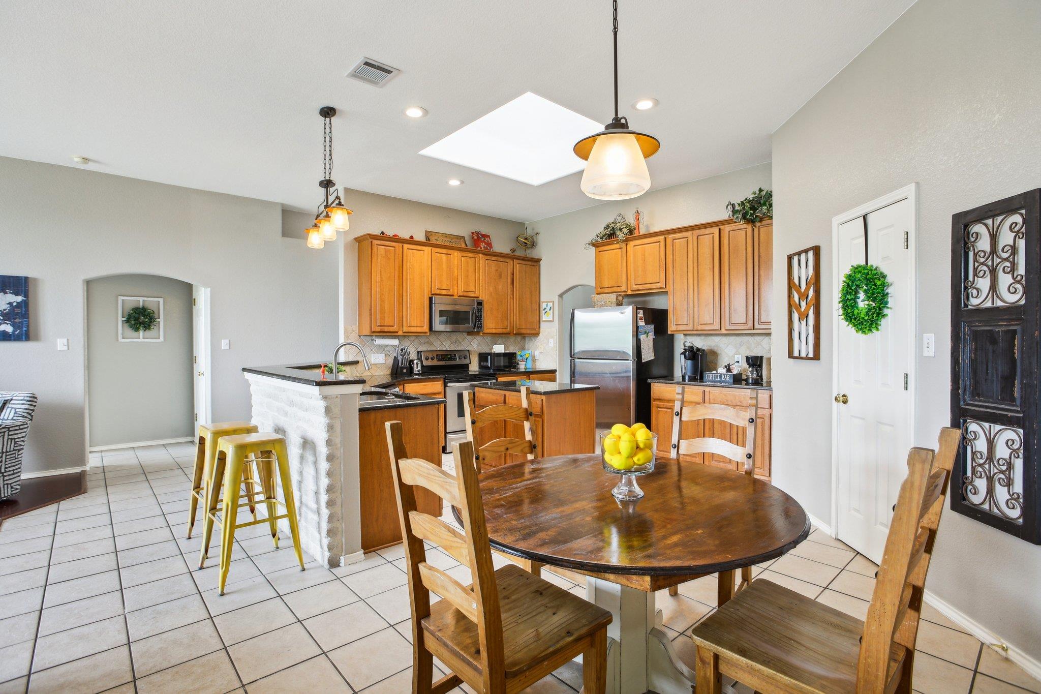 401 Rio Grande Ave, Hutto, TX 78634