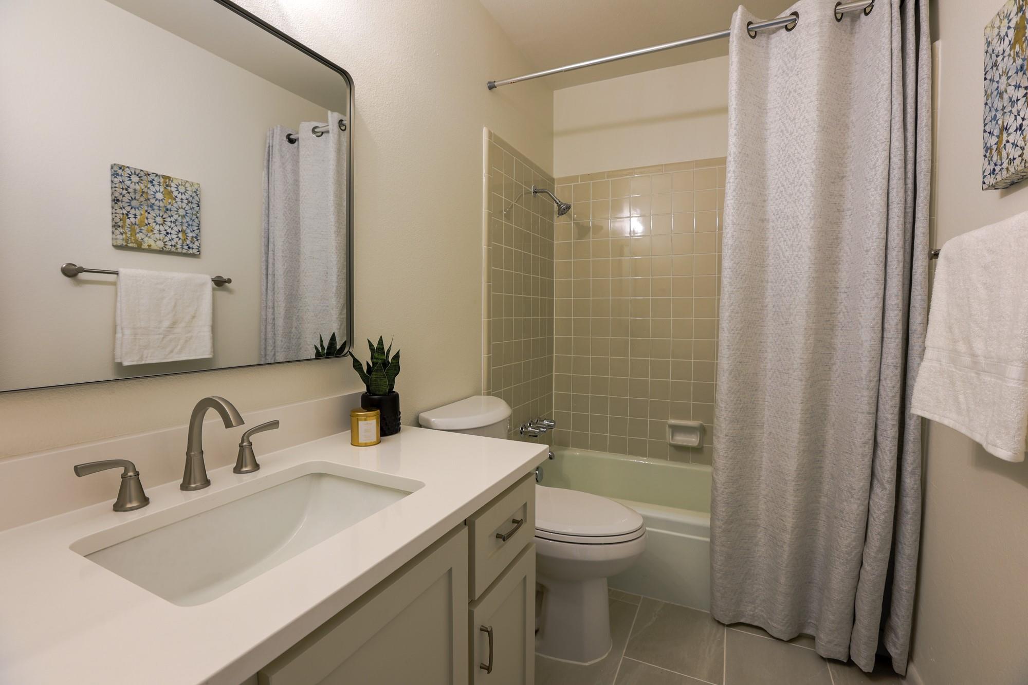 7406 Shadow Hill Dr # 103, Austin, TX 78731