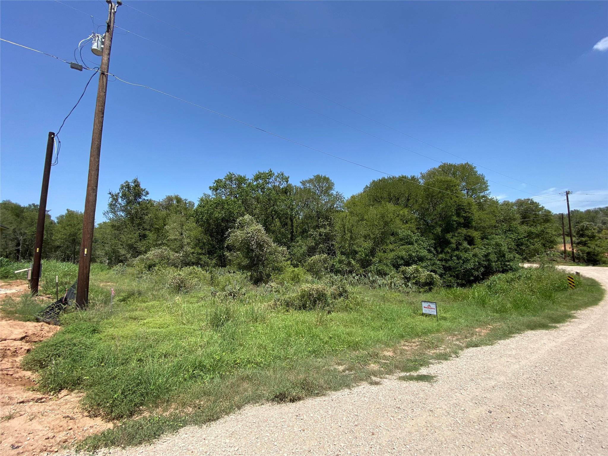 328 Kahana Ln, Bastrop, TX 78602
