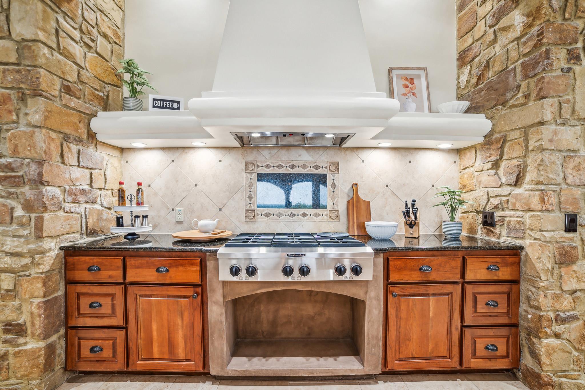 12529 Verandah Ct, Austin, TX 78726