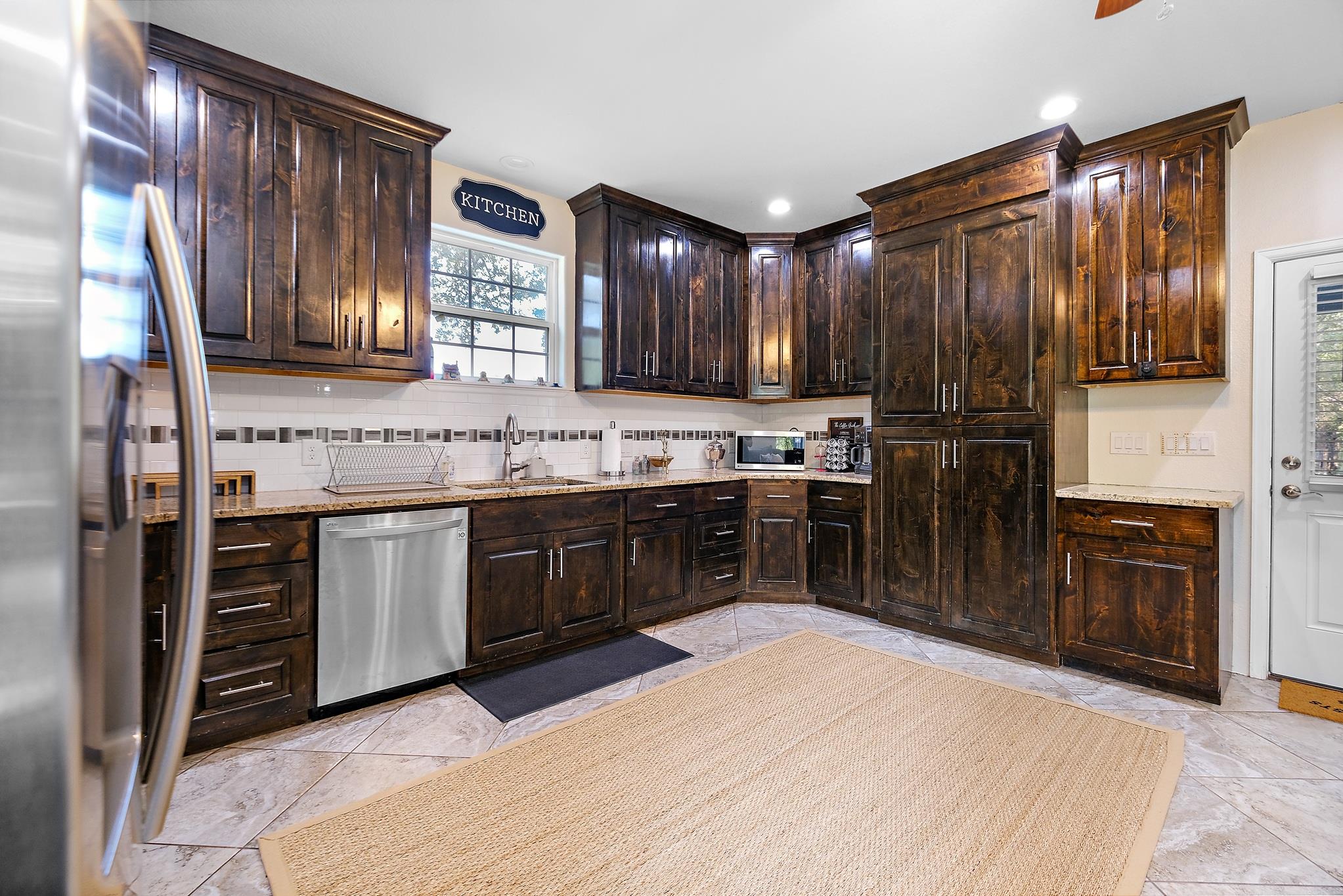 8400 Taylorsville Rd, Dale, TX 78616