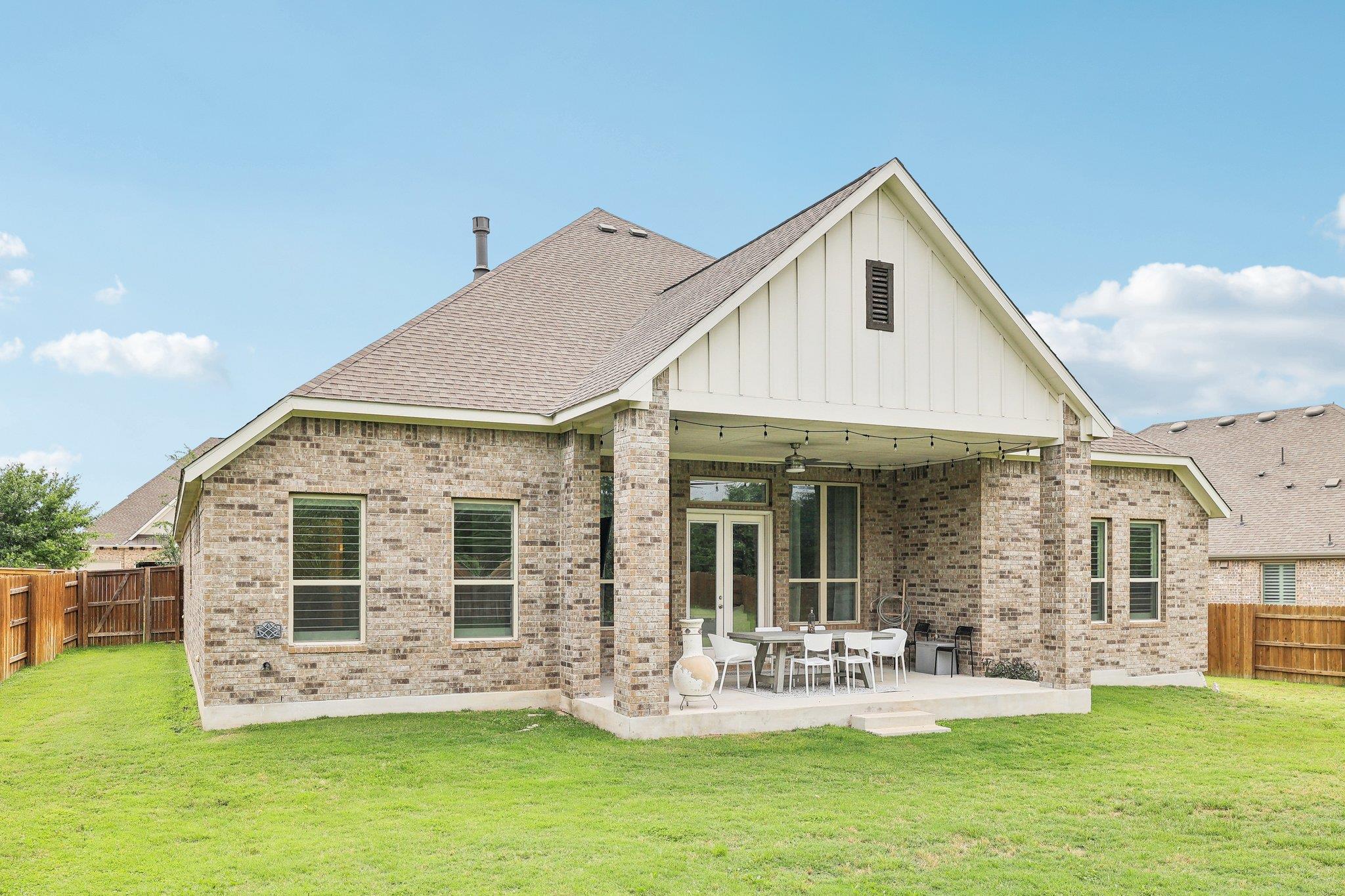487 Stone River Dr, Austin, TX 78737