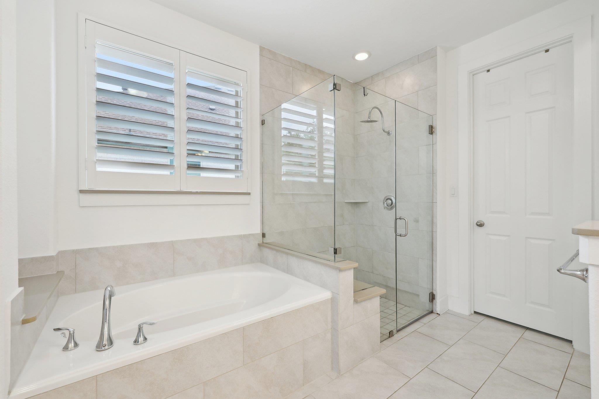 487 Stone River Dr, Austin, TX 78737