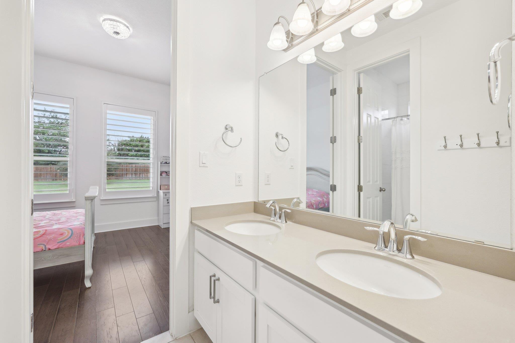 487 Stone River Dr, Austin, TX 78737