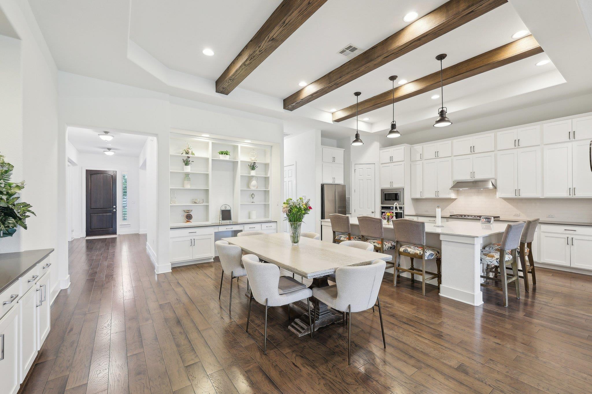 487 Stone River Dr, Austin, TX 78737