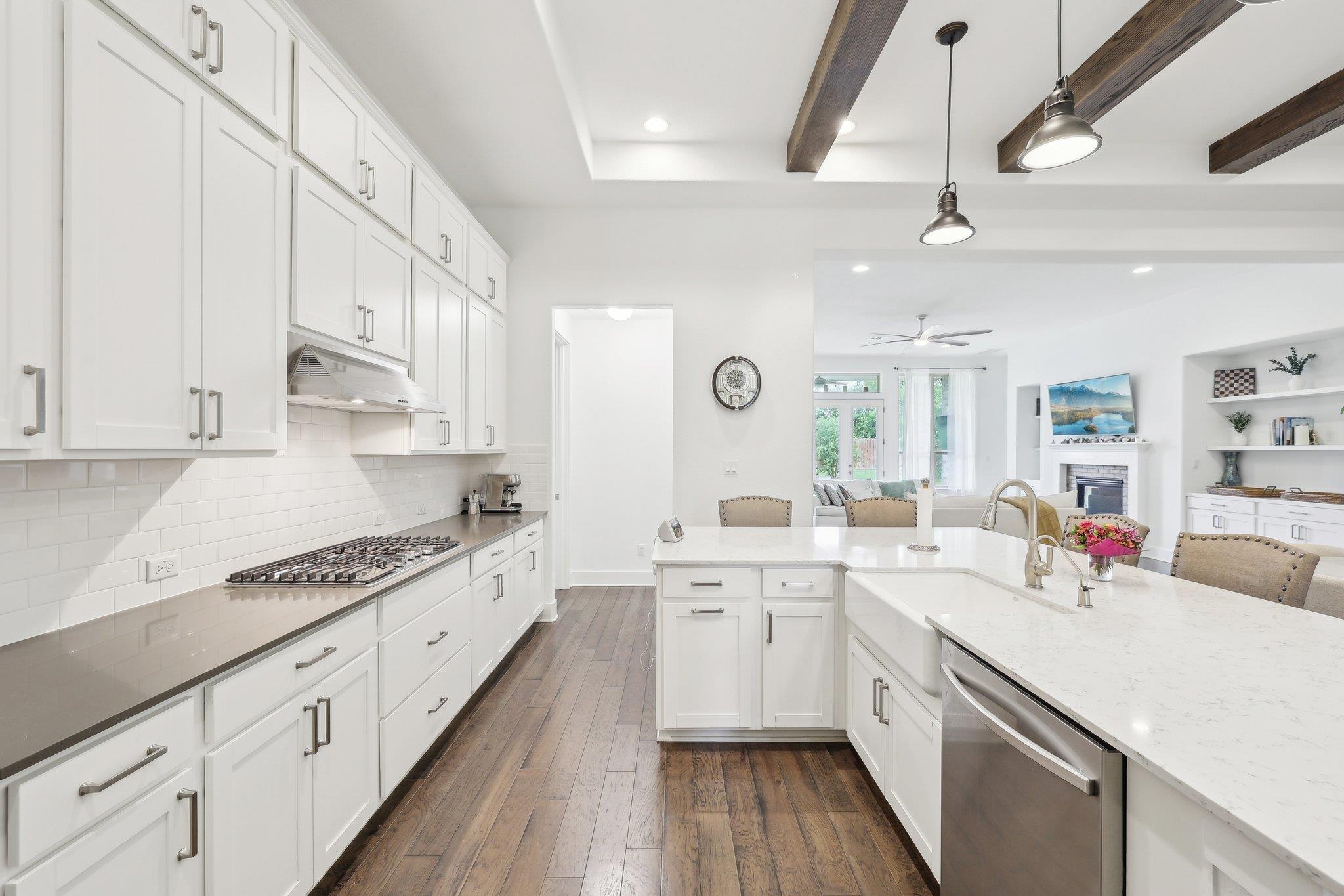 487 Stone River Dr, Austin, TX 78737