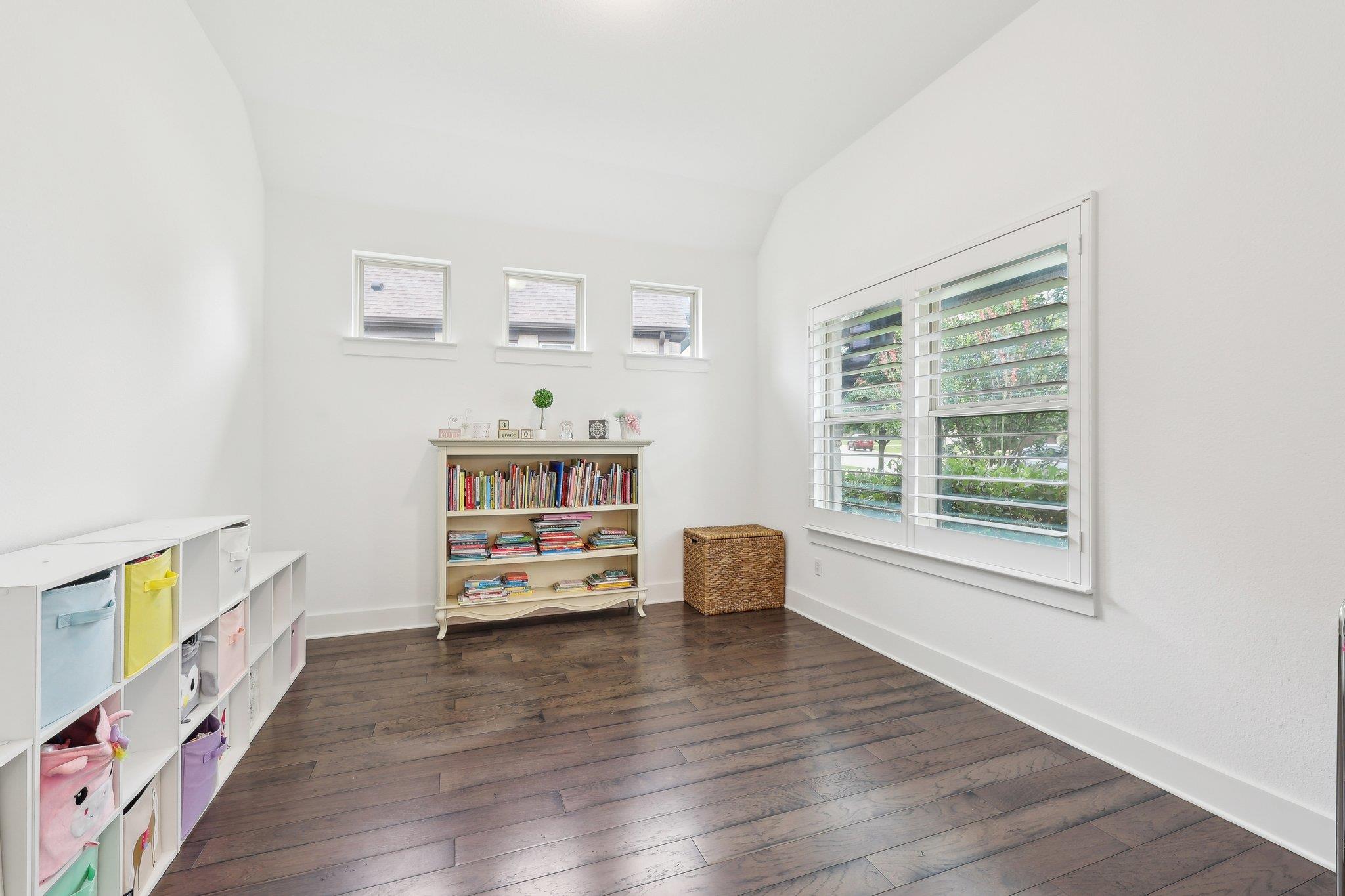 487 Stone River Dr, Austin, TX 78737