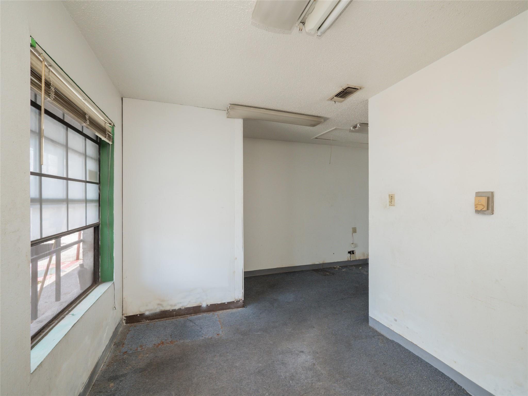 8212 Georgian Dr, Austin, TX 78753