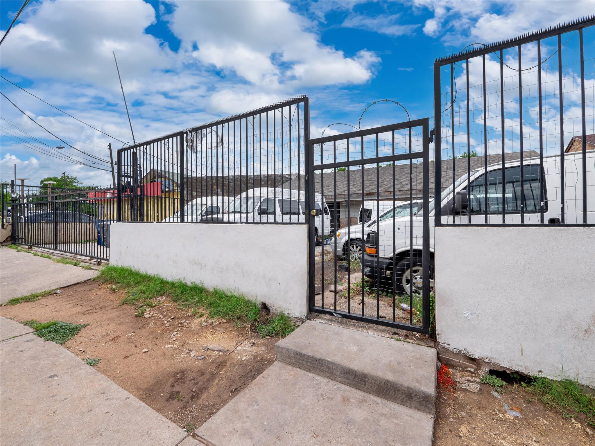 8212 Georgian Dr, Austin, TX 78753