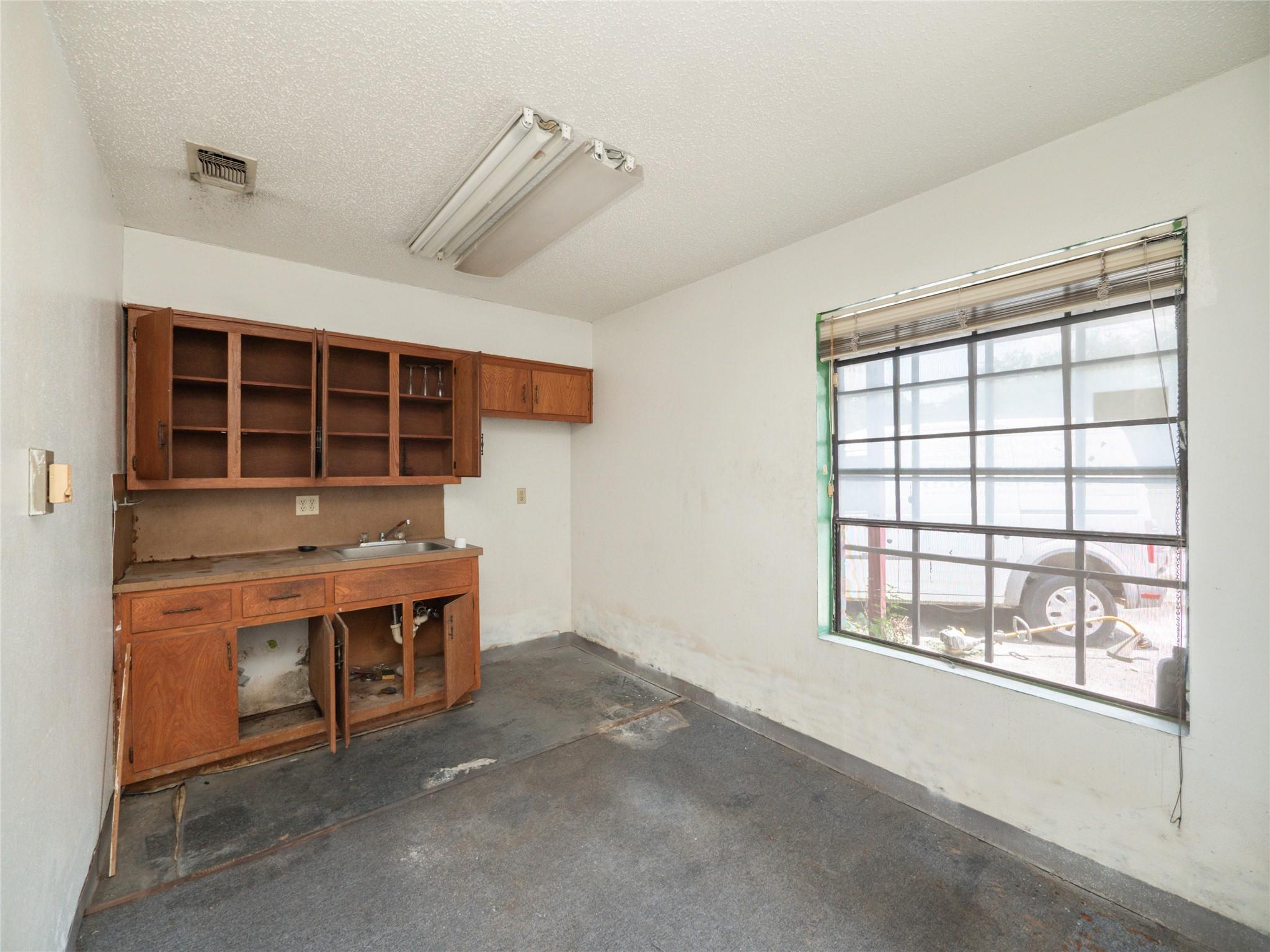 8212 Georgian Dr, Austin, TX 78753