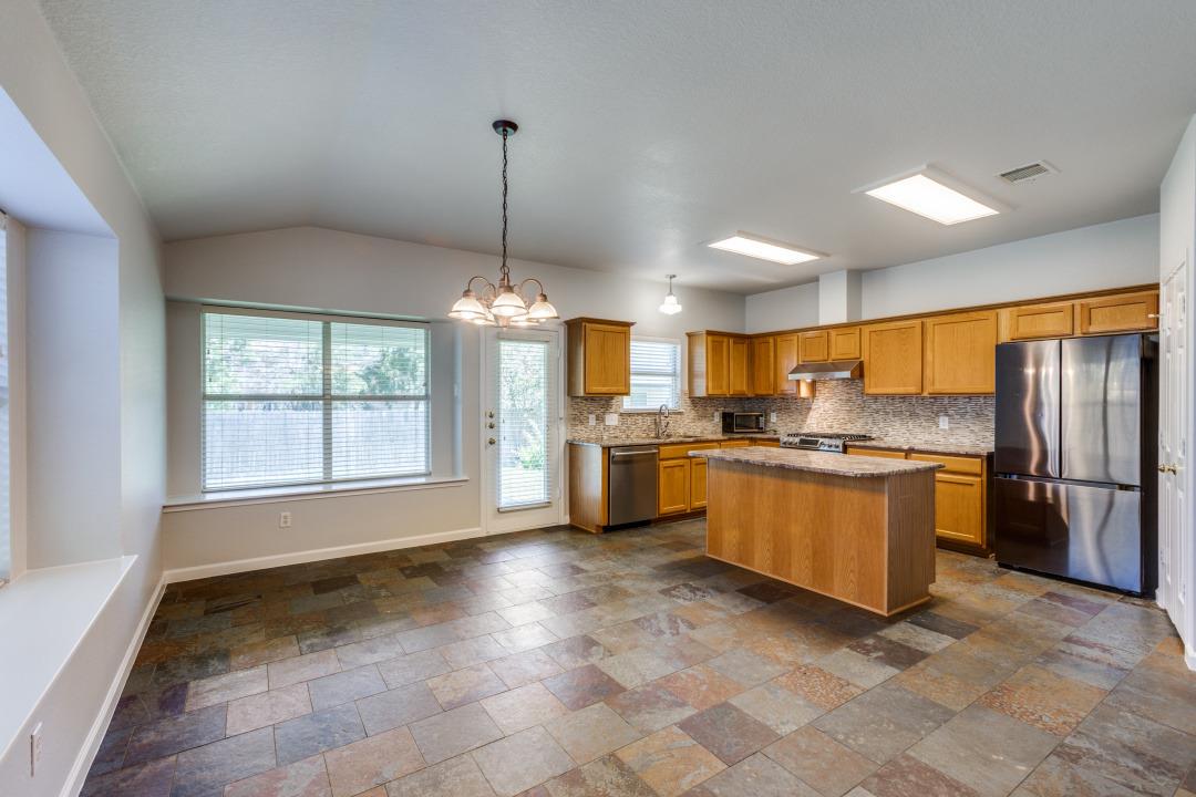 15737 Cadoz Dr, Austin, TX 78728