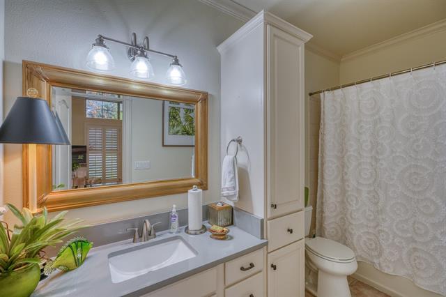 104 Mason Court, Horseshoe Bay, TX 78657