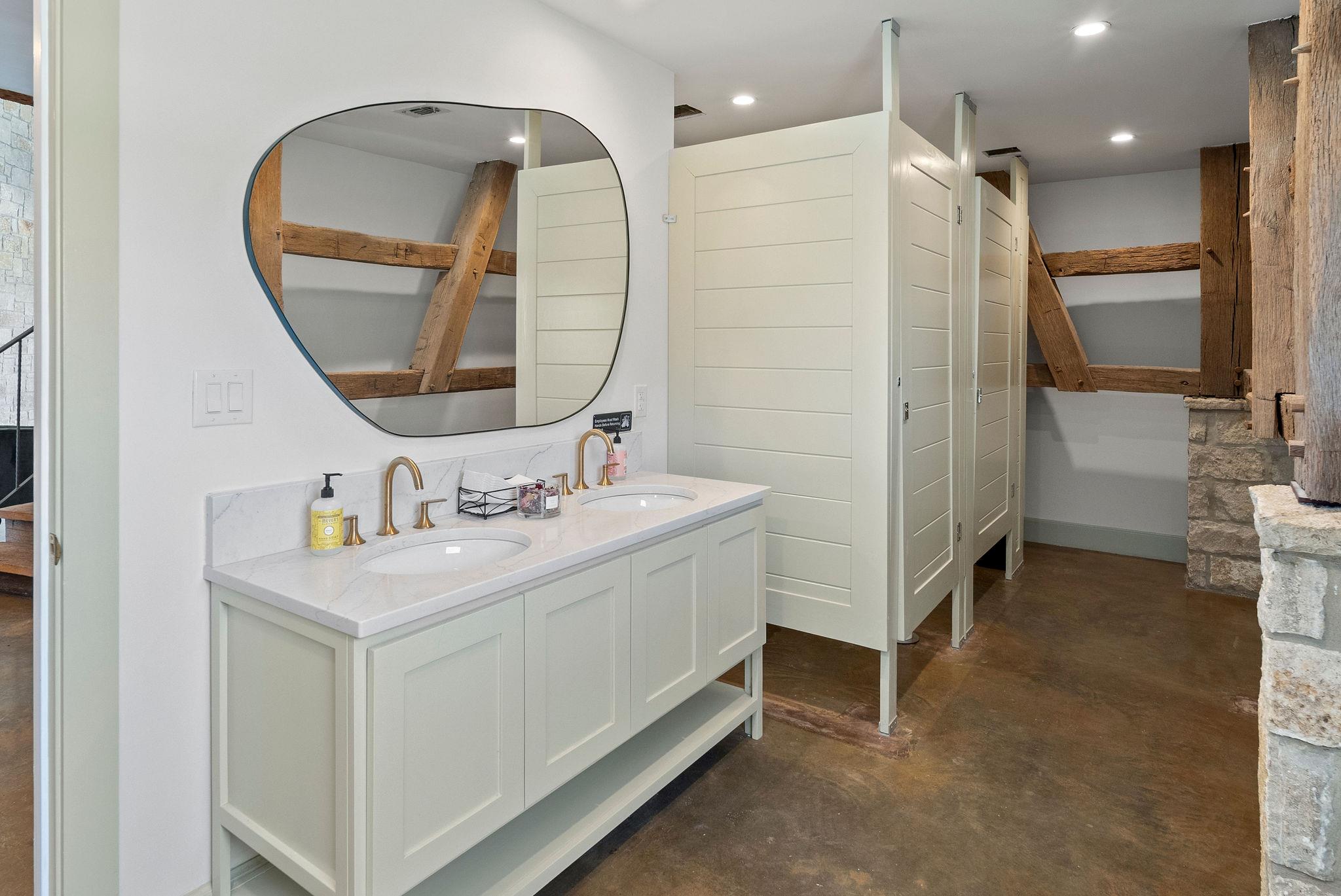 1213 Kott Rd Rd, Fredericksburg, TX 78624