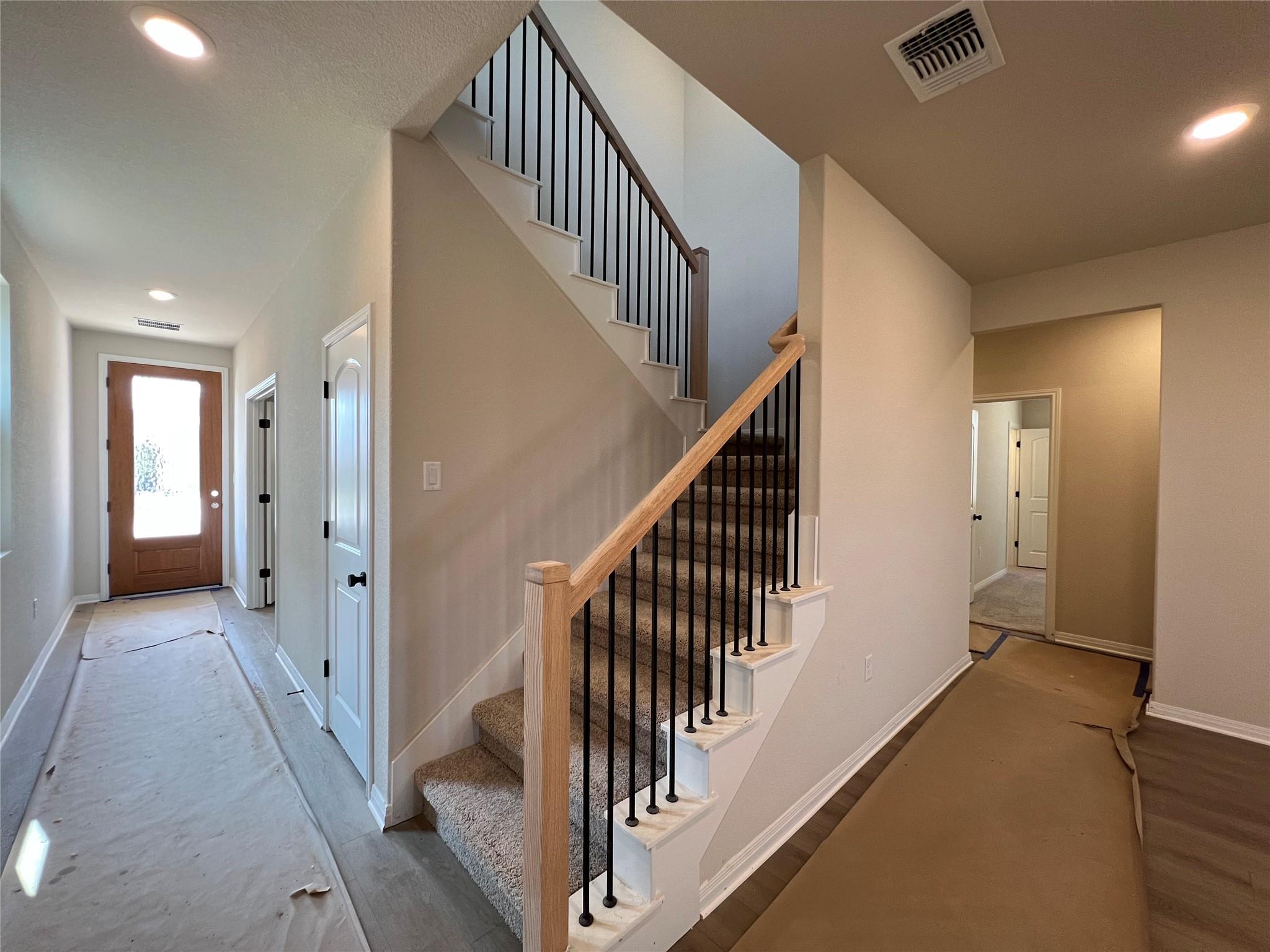 119 Prairie Falls Dr, Hutto, TX 78634
