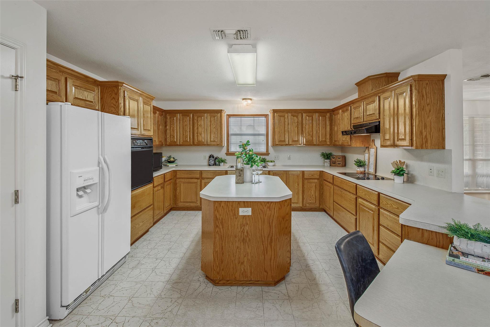 1110 County Road 439, Dime Box, TX 77853