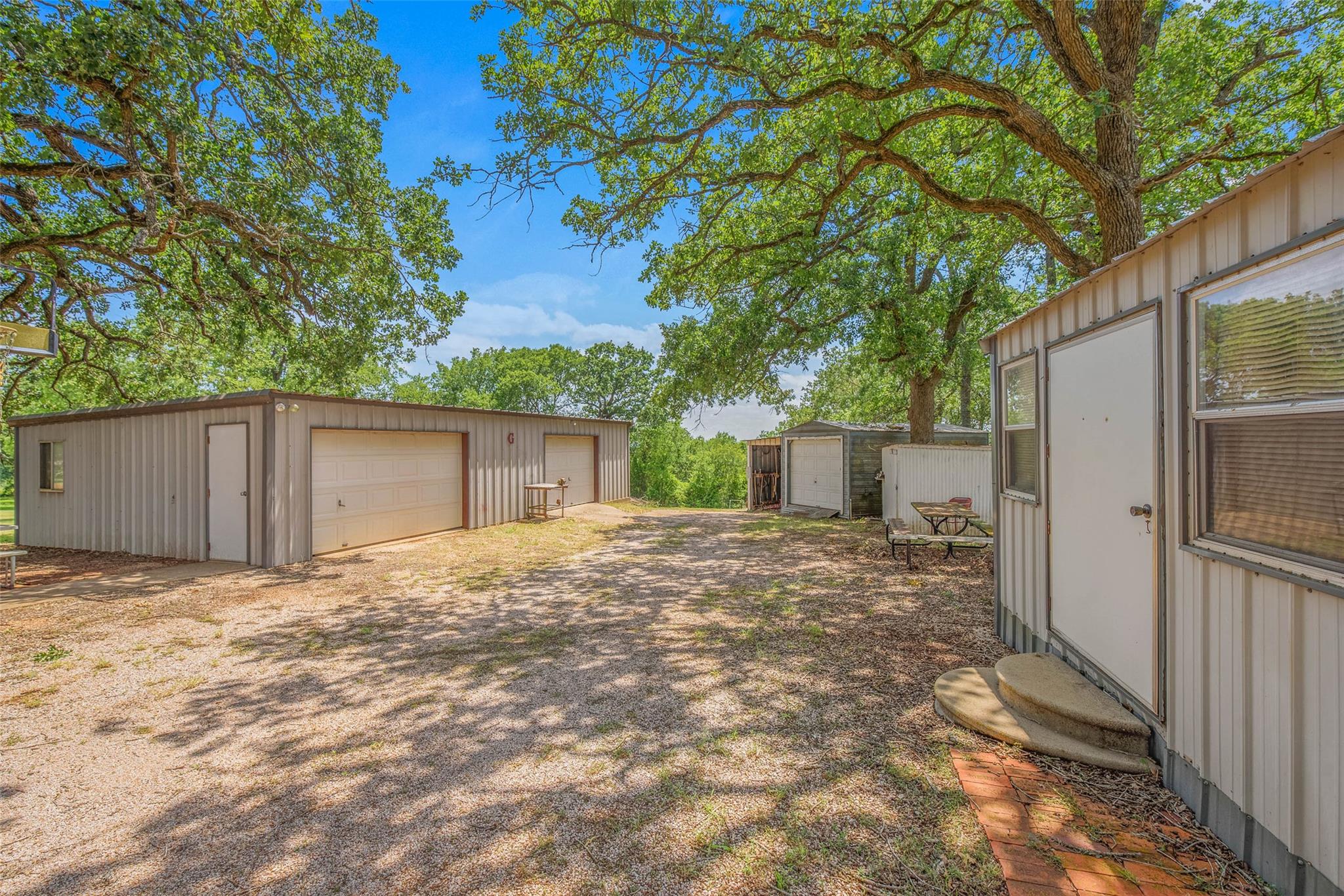 1110 County Road 439, Dime Box, TX 77853