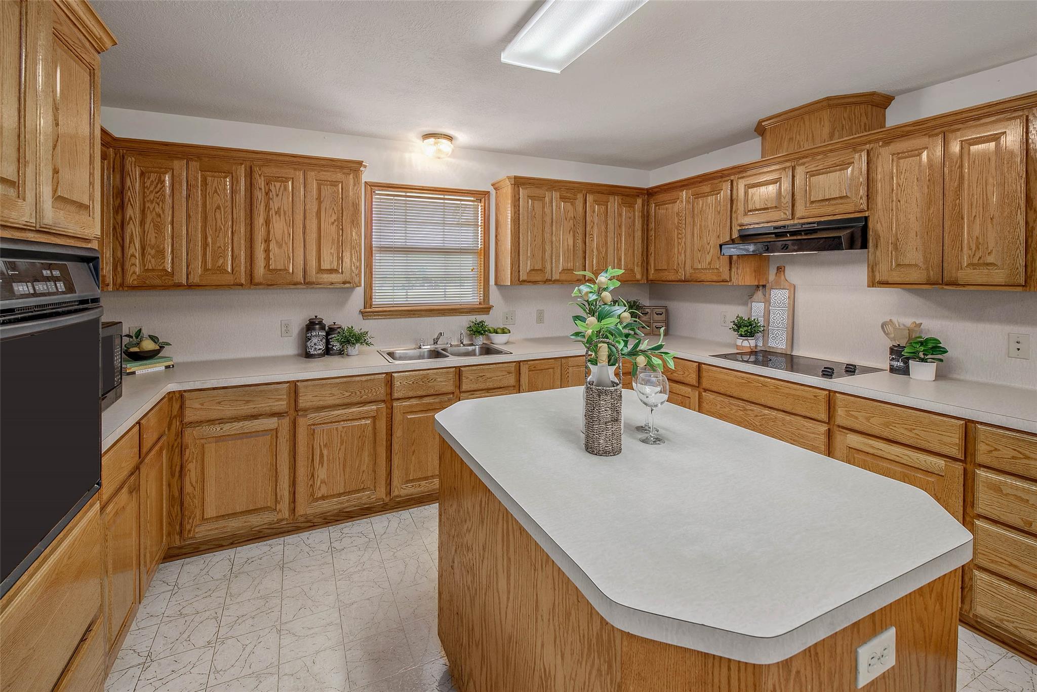 1110 County Road 439, Dime Box, TX 77853