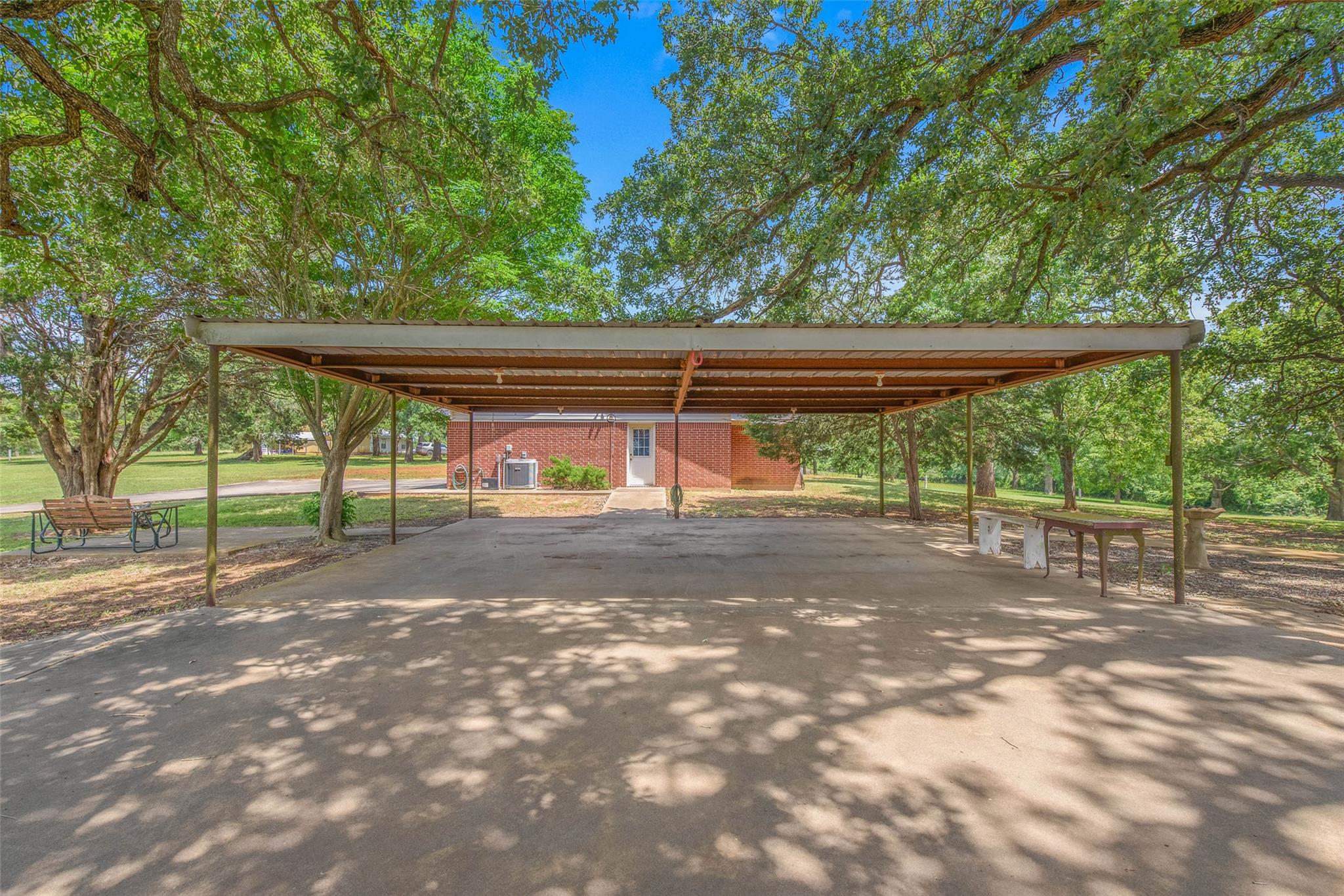 1110 County Road 439, Dime Box, TX 77853