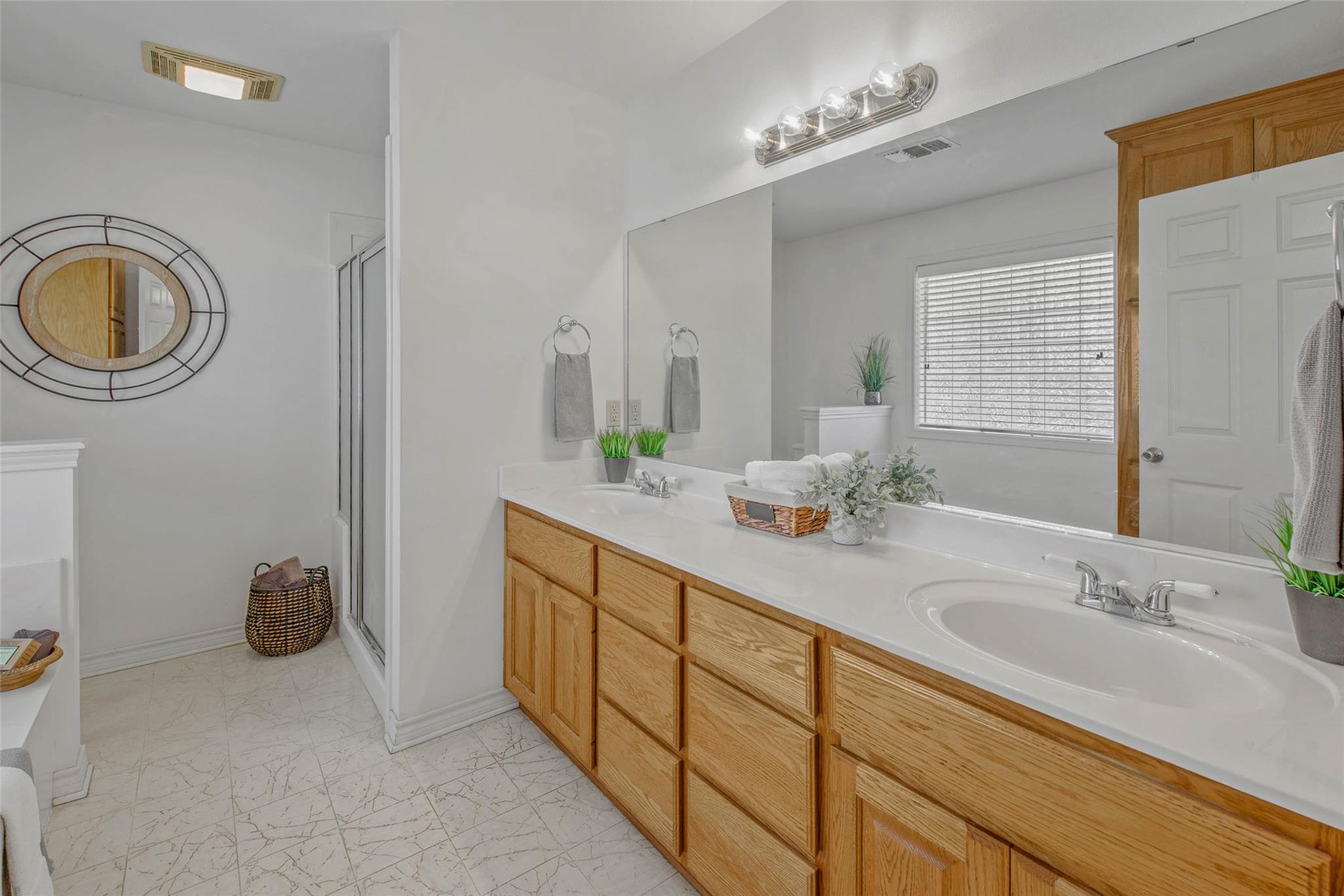 1110 County Road 439, Dime Box, TX 77853