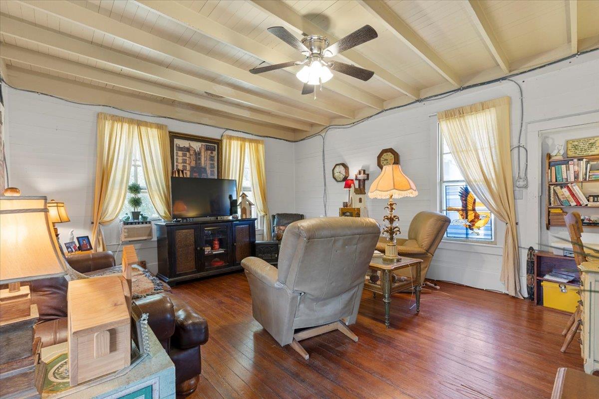 3848 S Highway 304, Rosanky, TX 78953