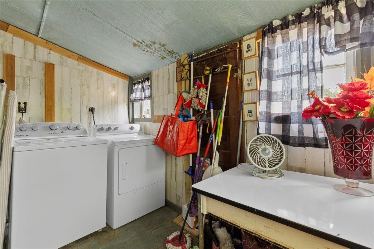 3848 S Highway 304, Rosanky, TX 78953