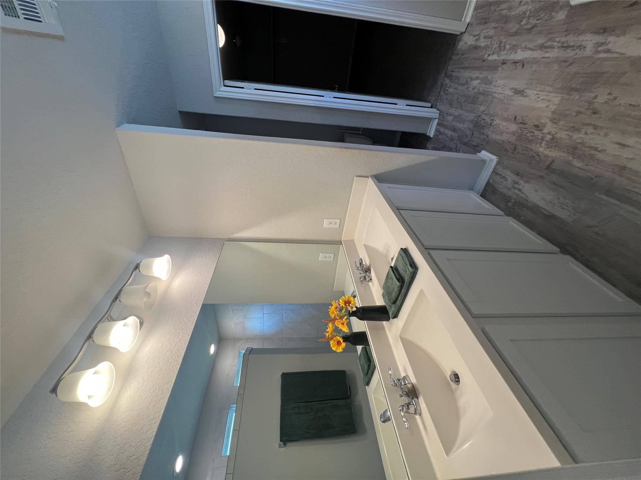 2425 Arctic Warbler, New Braunfels, TX 78130