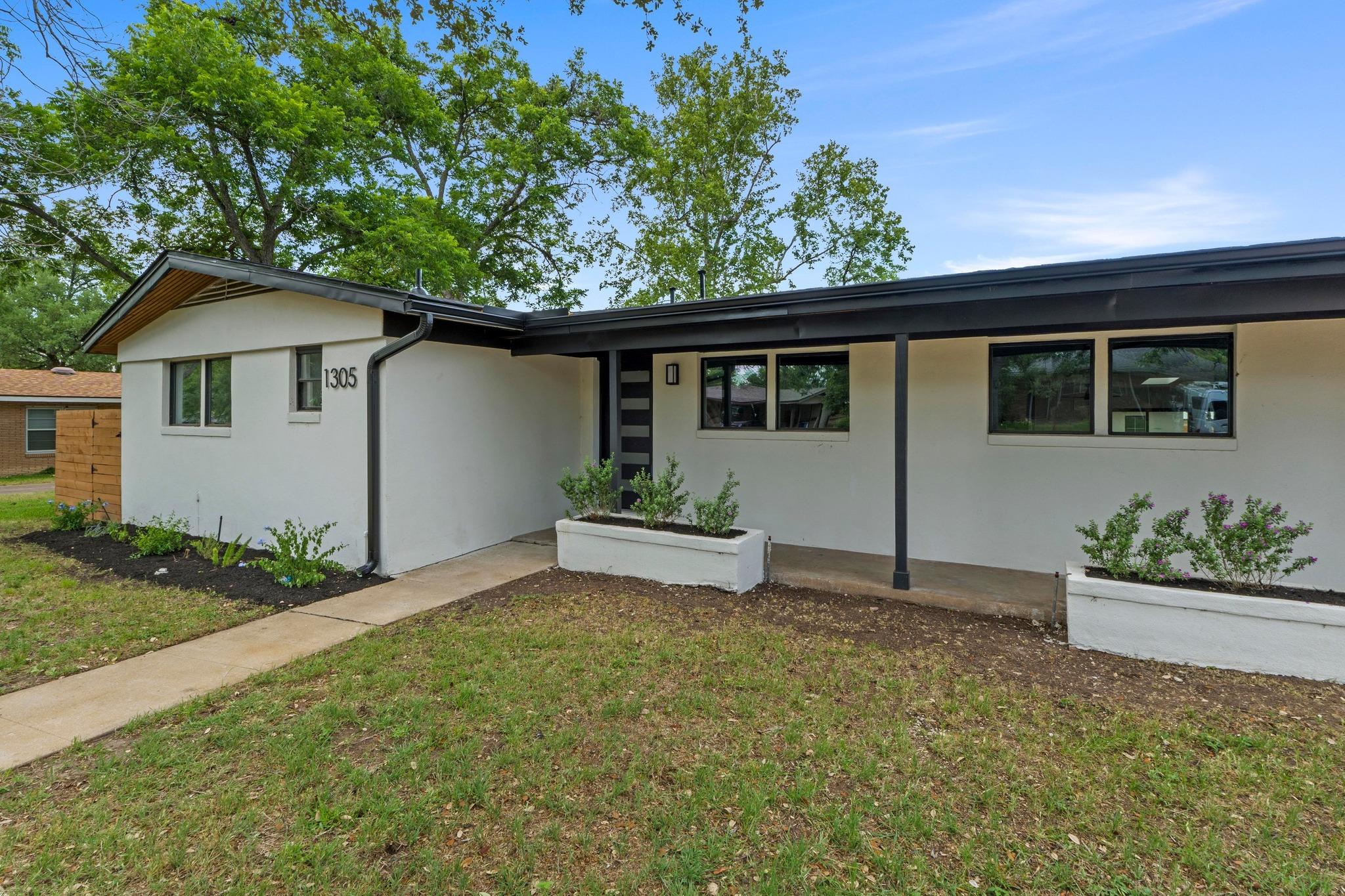 1305 Ridgehaven Dr, Austin, TX 78723